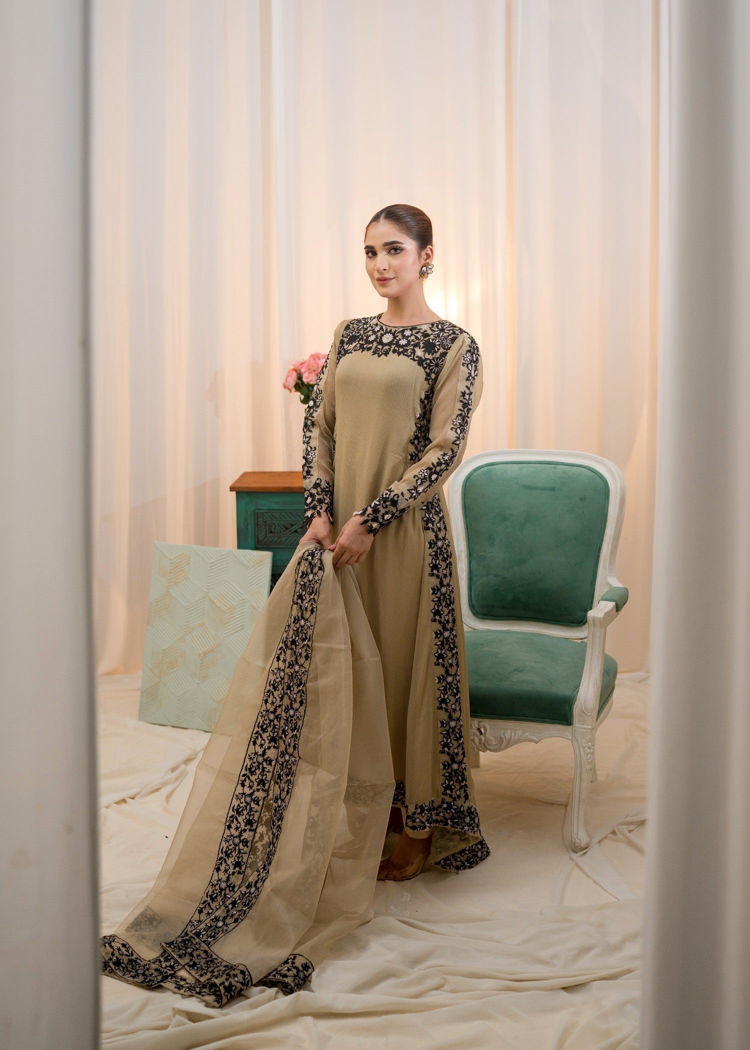 bemberg crinkle chiffon Pishwas in Beige