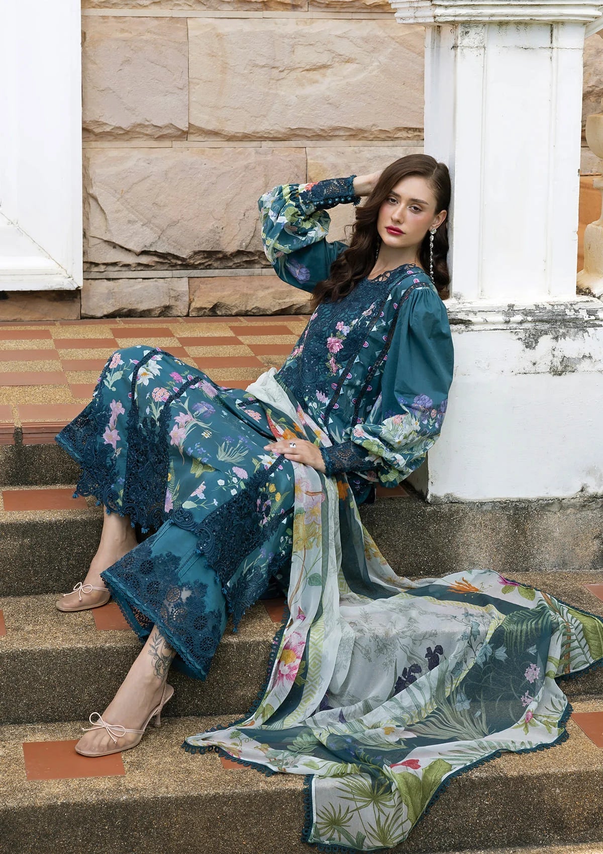 Signature Embroidered Lawn Prints – ESA-5A OCEANA VEIL