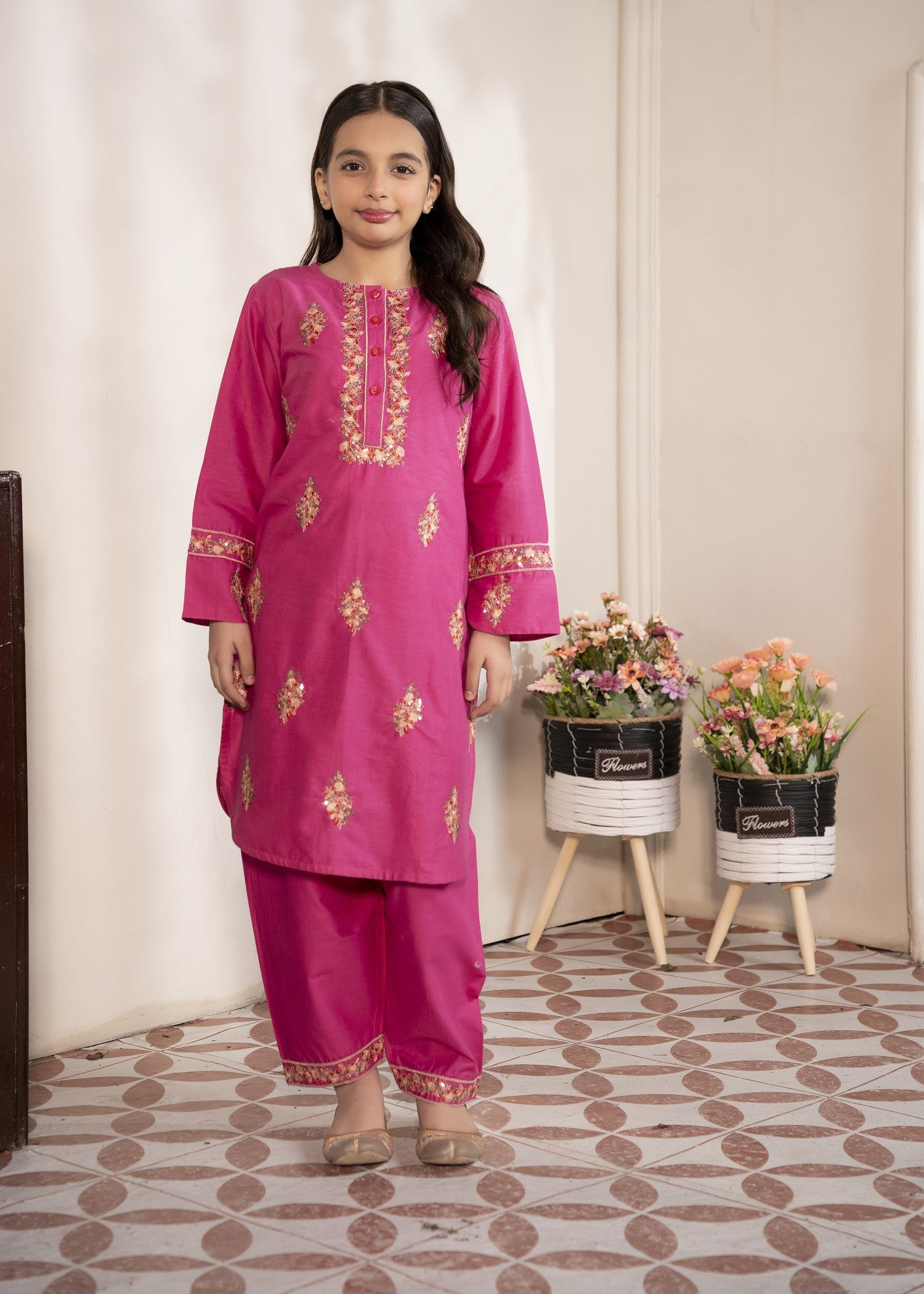 lawn cotton Kurta Set in Thulian pink
