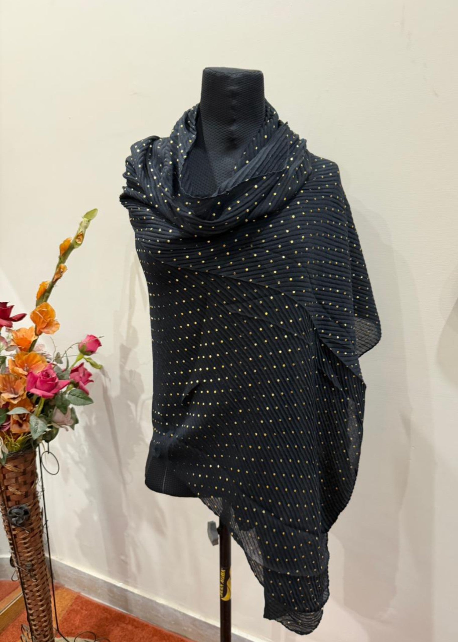 textured lawn Hijab in Black