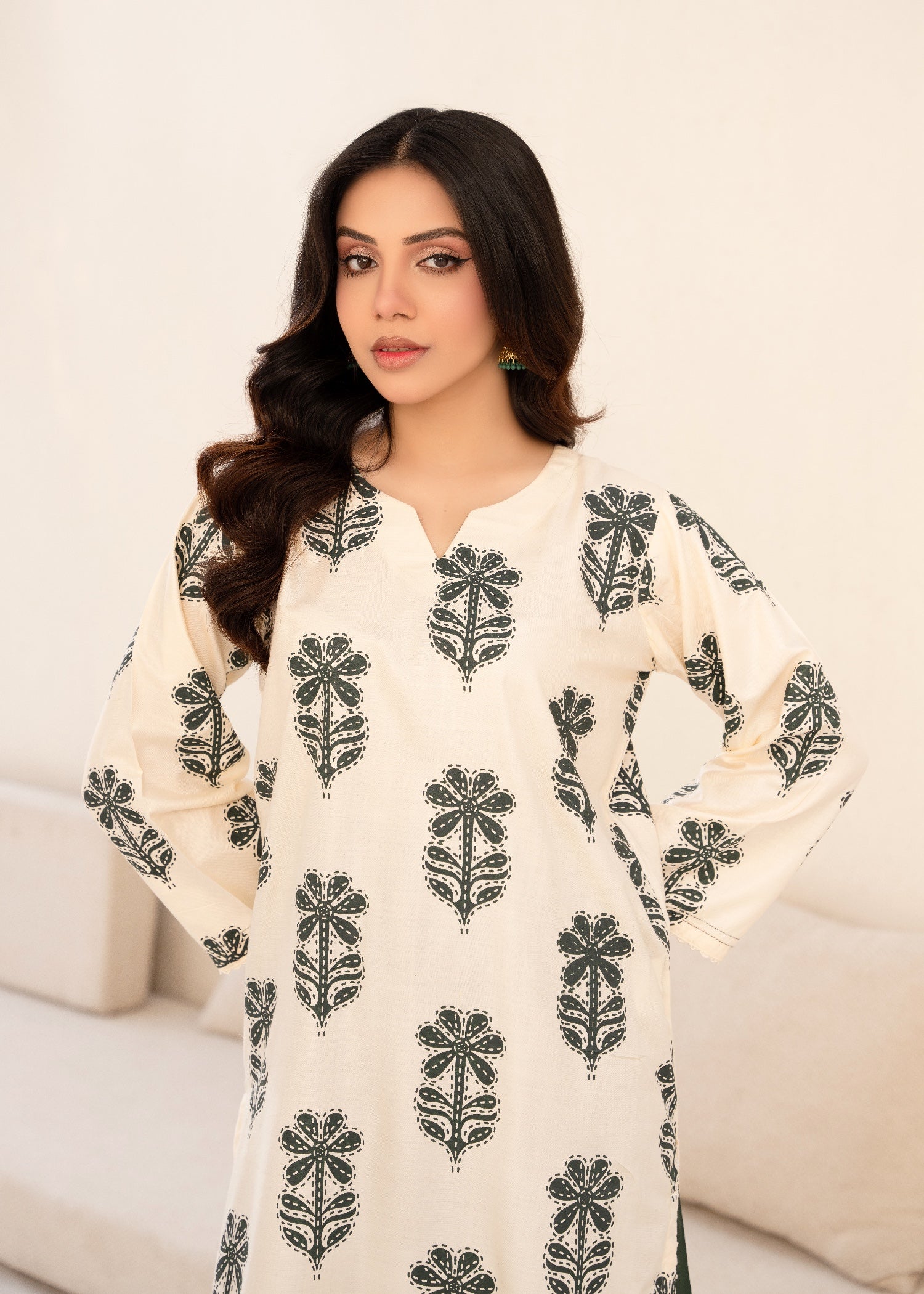linen Kurta Set in Bottle green, cream