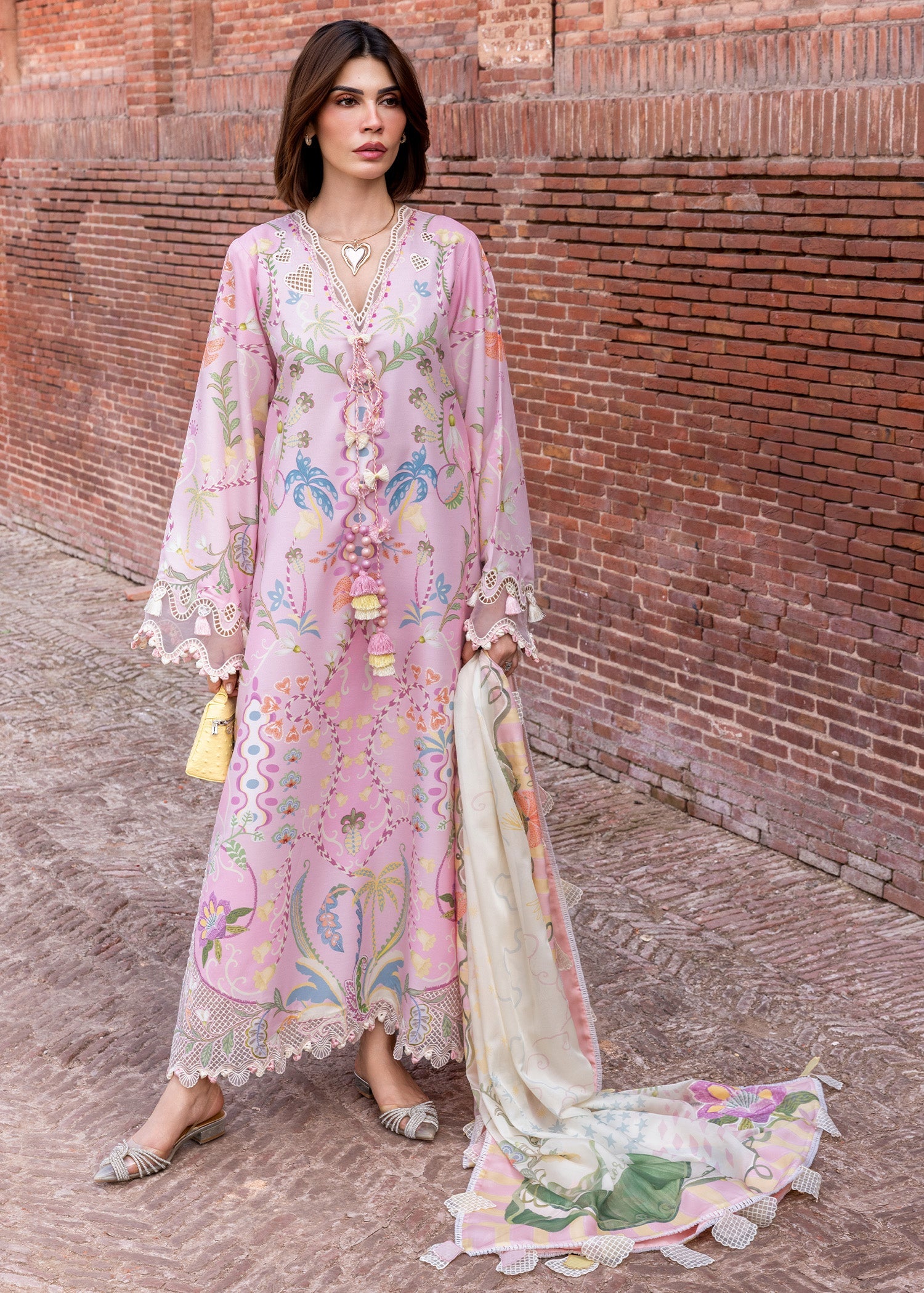Flow Luxury Lawn – OUT OF MANY HEARTS - D6A