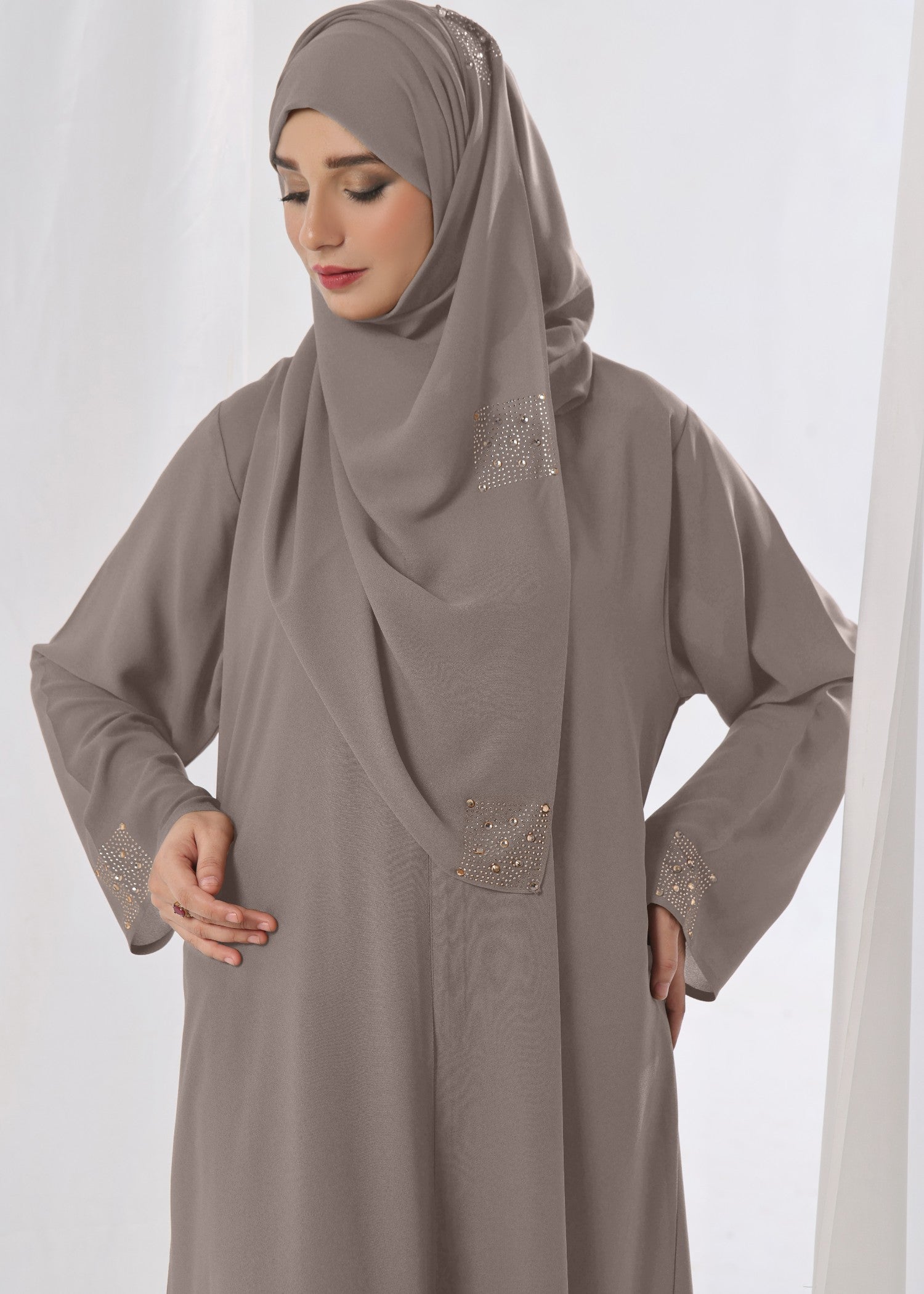 georgette Abaya in Grey