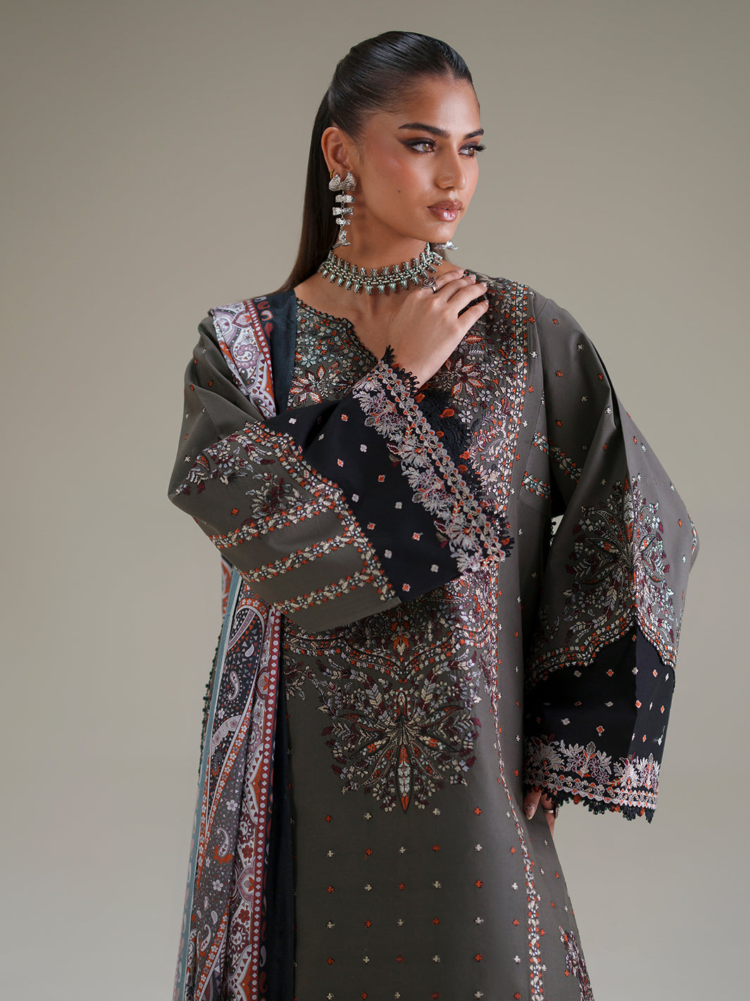 Amour Luxury Lawn – 182-A