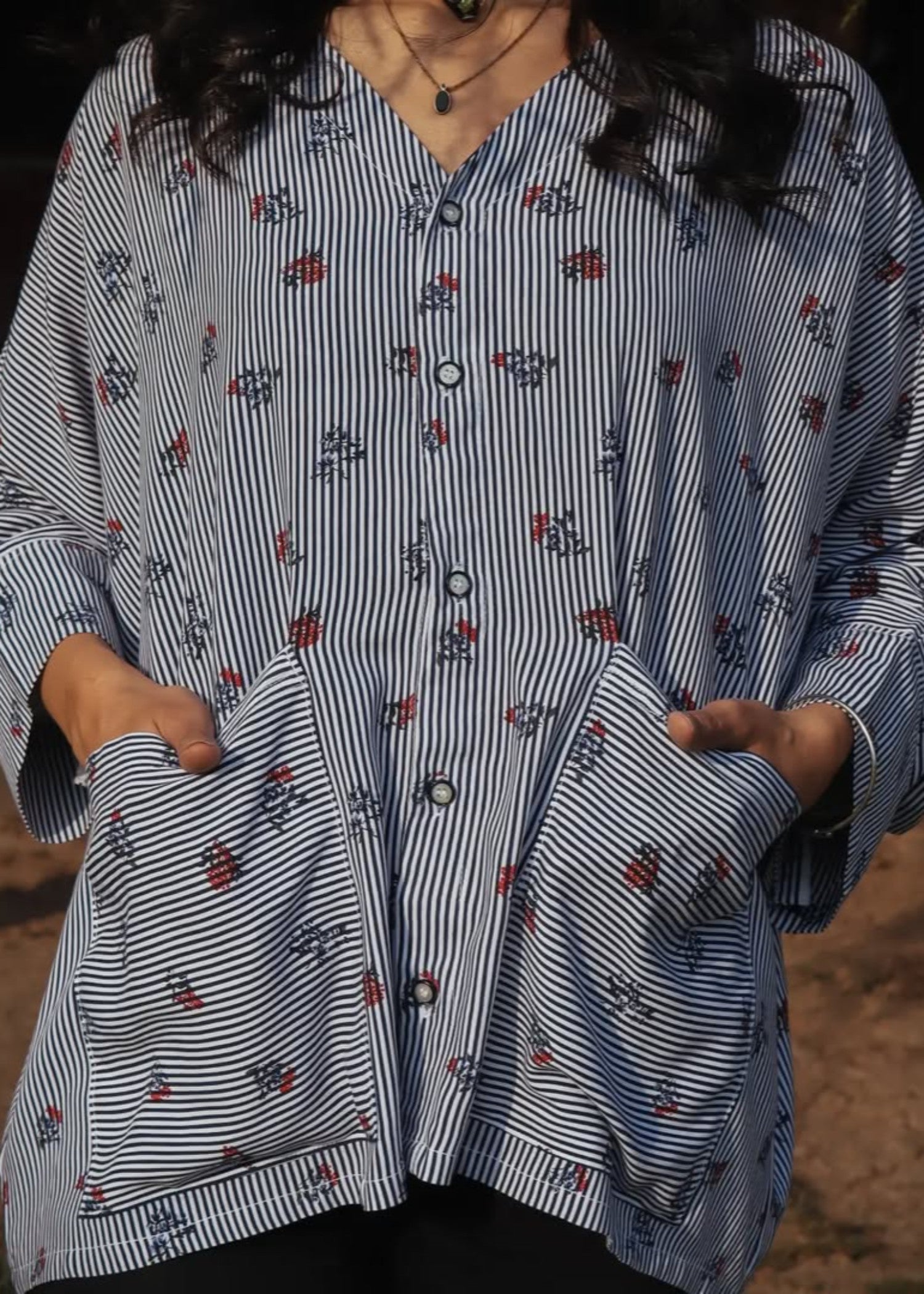 linen Tunic in White, dark blue