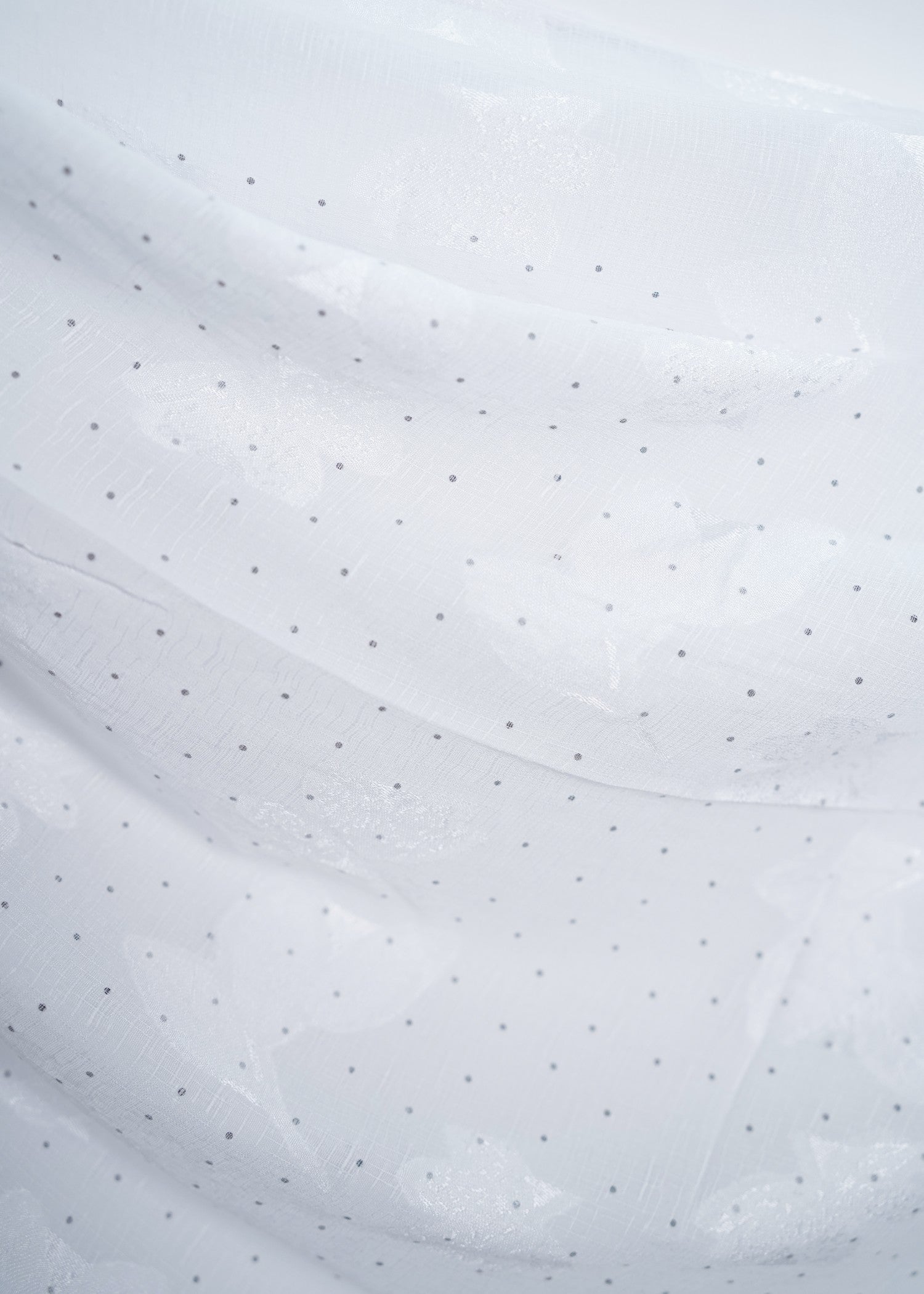 brochea jacquard Hijab in White