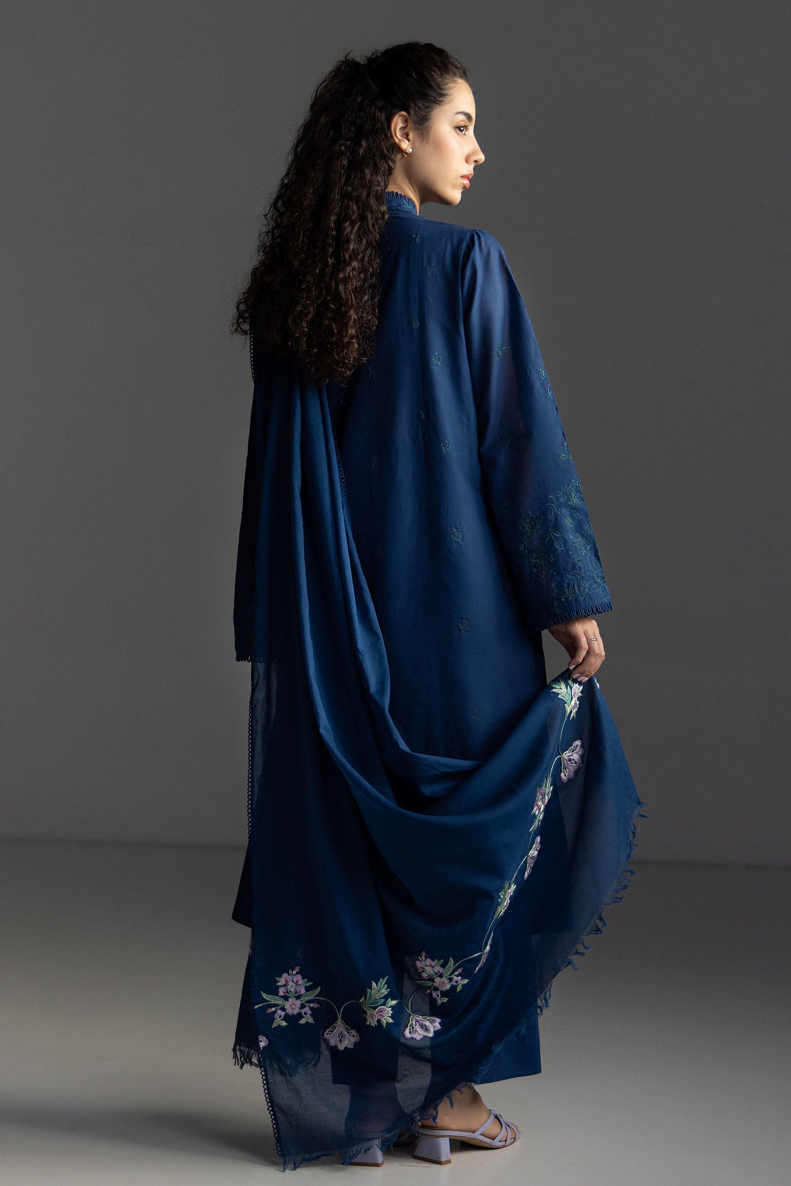 Coco Lawn Edit – Liora-8A