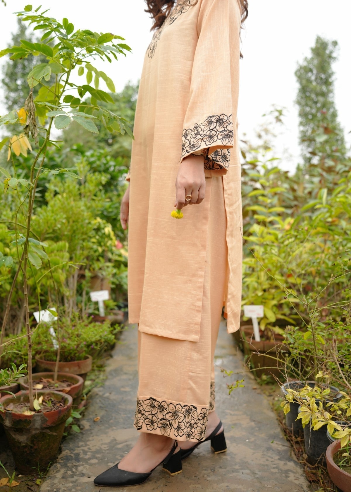 slub khaddar Kurta Set in Peach pink