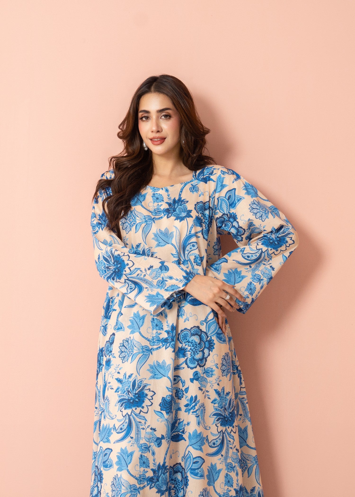 lawn cotton Pishwas in Ivory, baby blue
