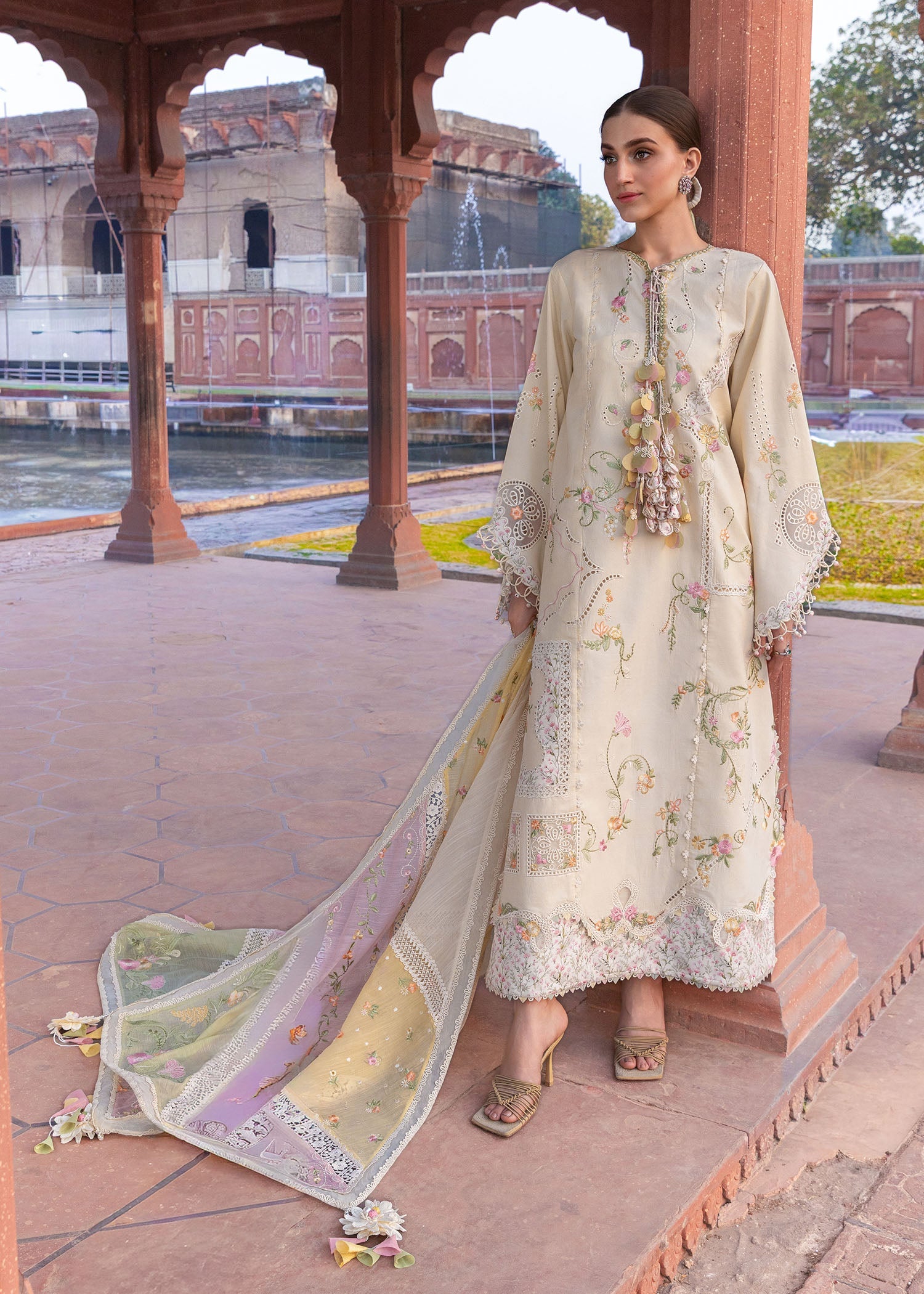 Flow Luxury Lawn – MANIFESTED MEADOWS - D7A