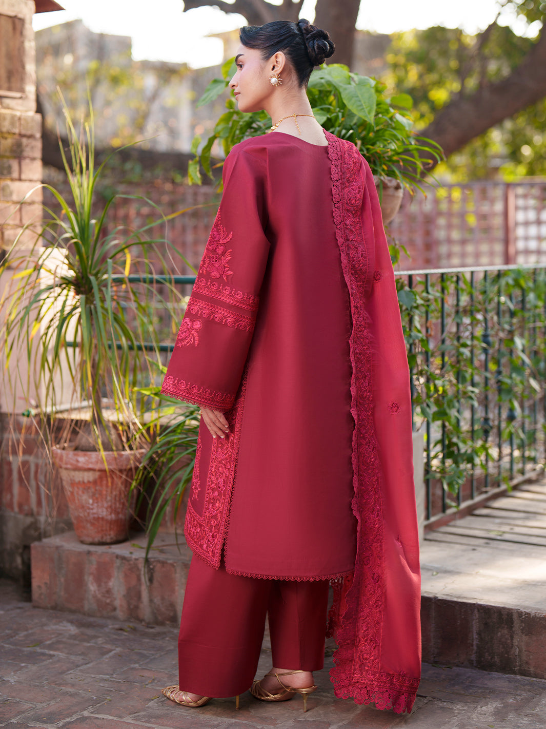 Fiona Lawn – F-07