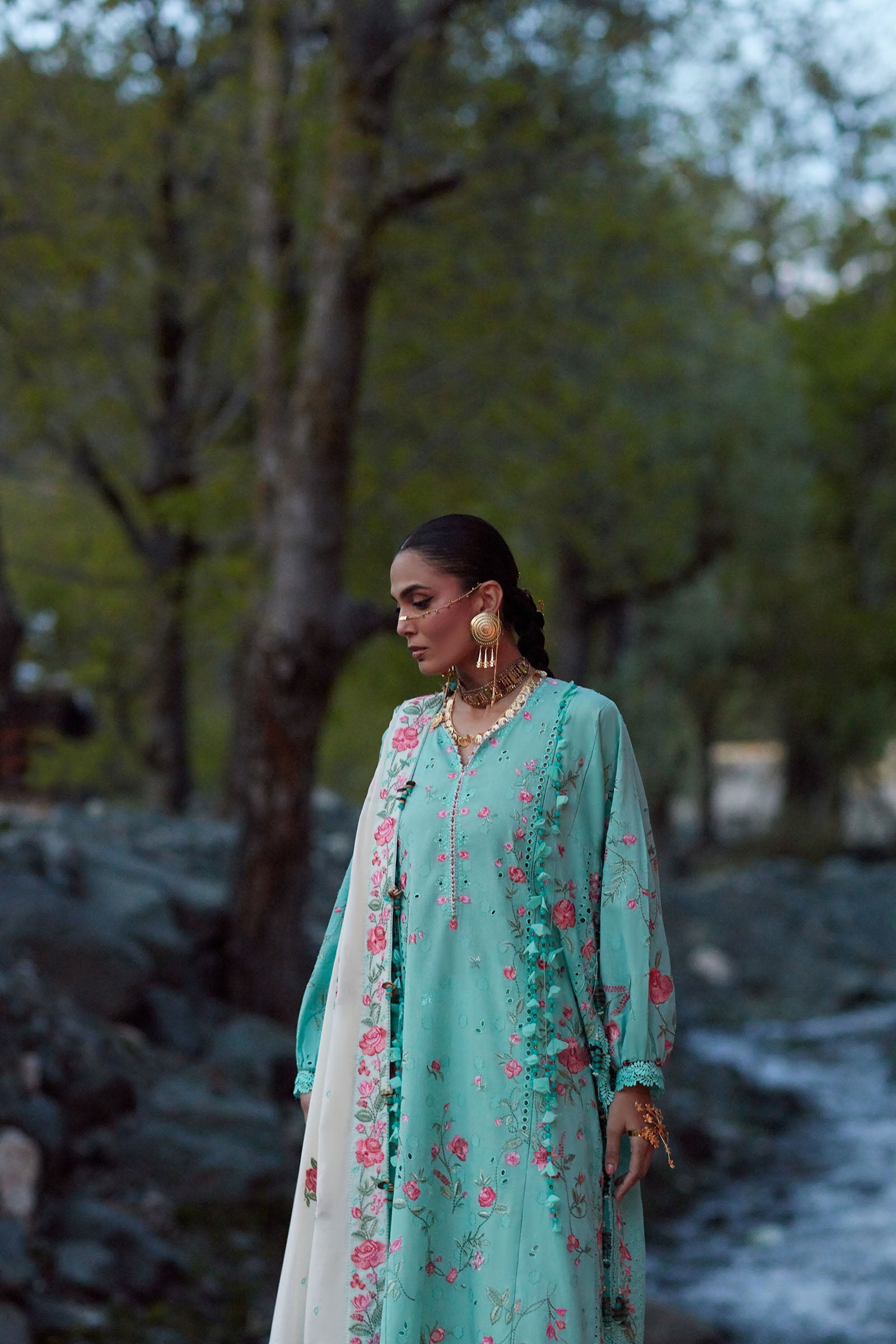 Kashmee Luxury Eid Lawn – GULRAAZ (EL26-08 B)