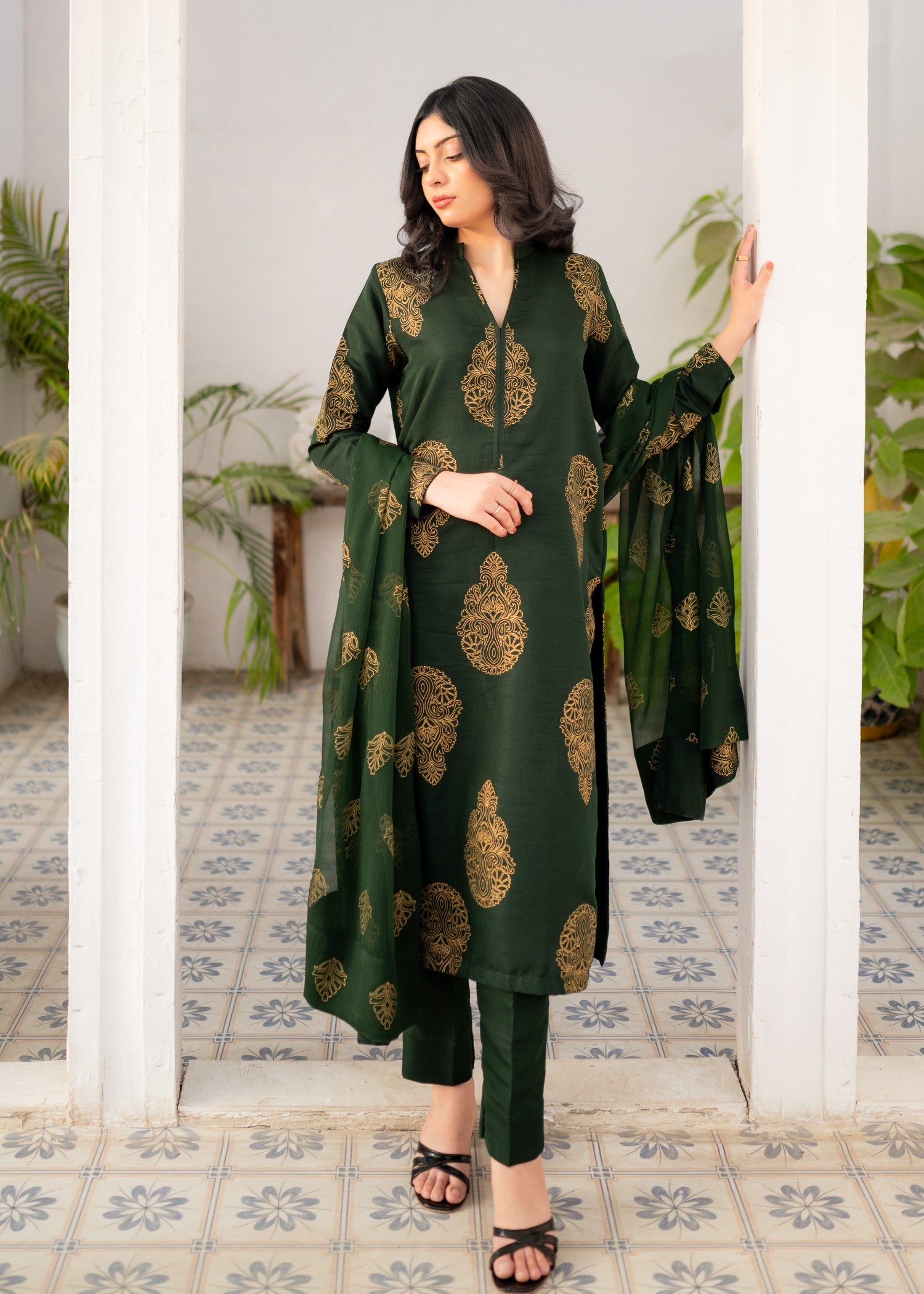 indian raw silk Kurta Set in Bottle green