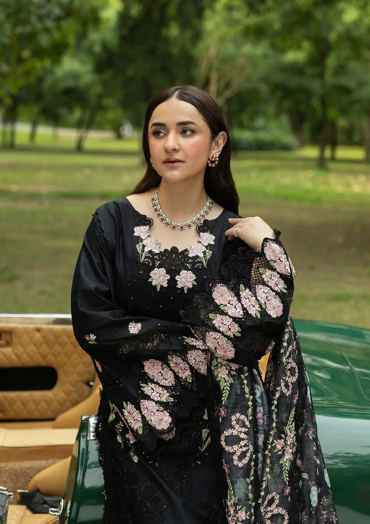 Luxury Lawn – ELQ-5b Black Mascara