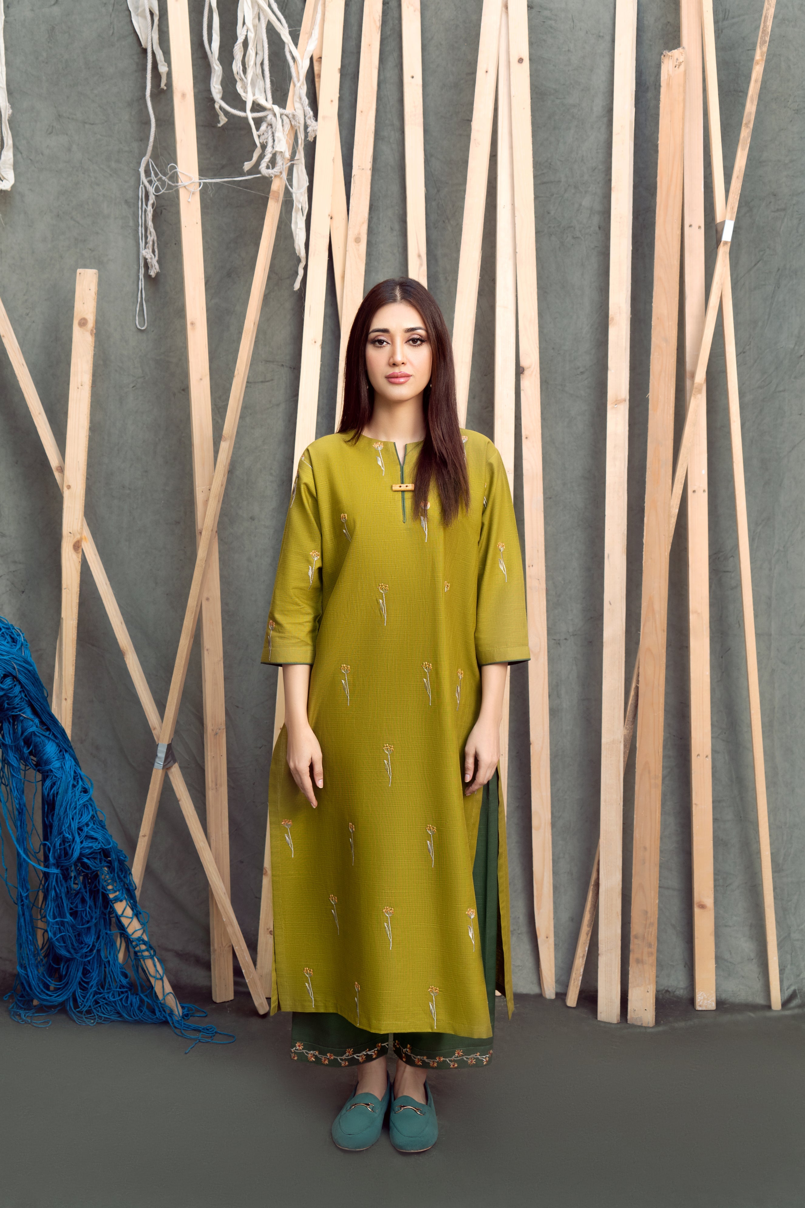 slub khaddar Kurta Set in Apple green