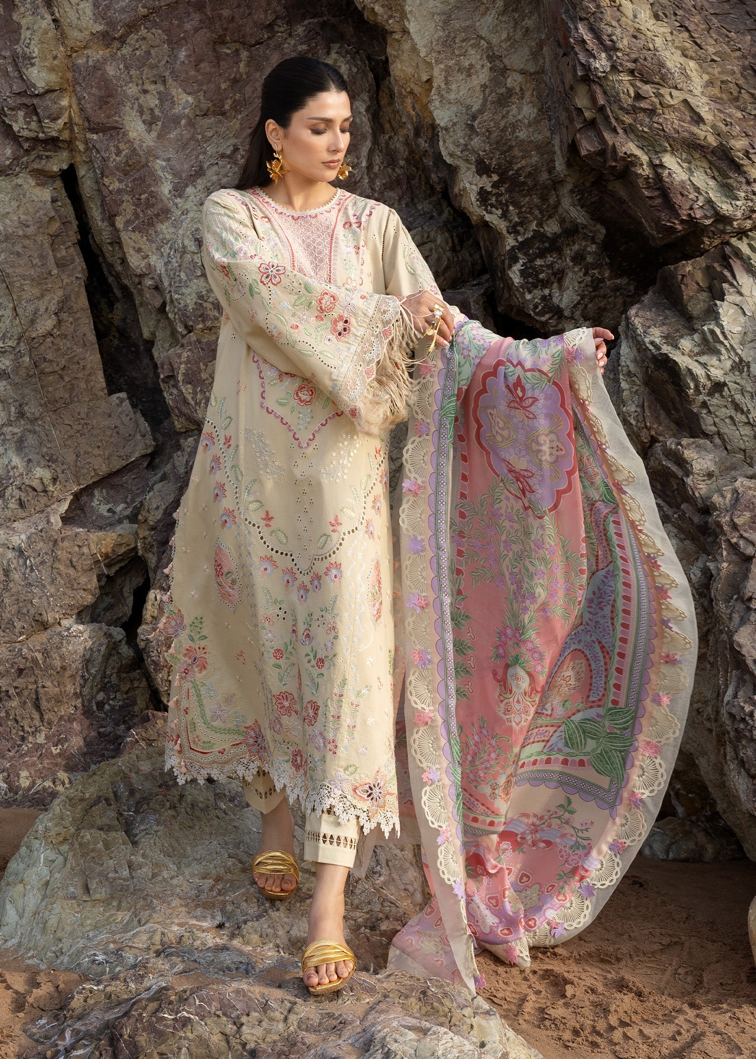 Festive Luxury Lawn – Sunehri