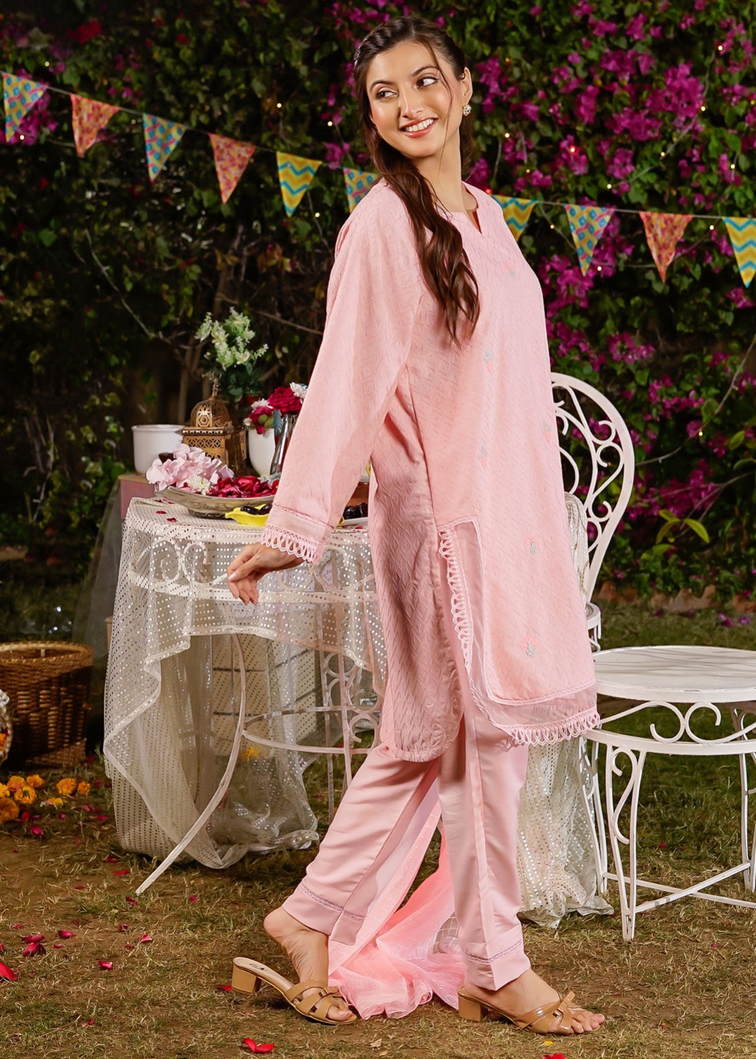 lawn Kurta Set in Bubblegum pink