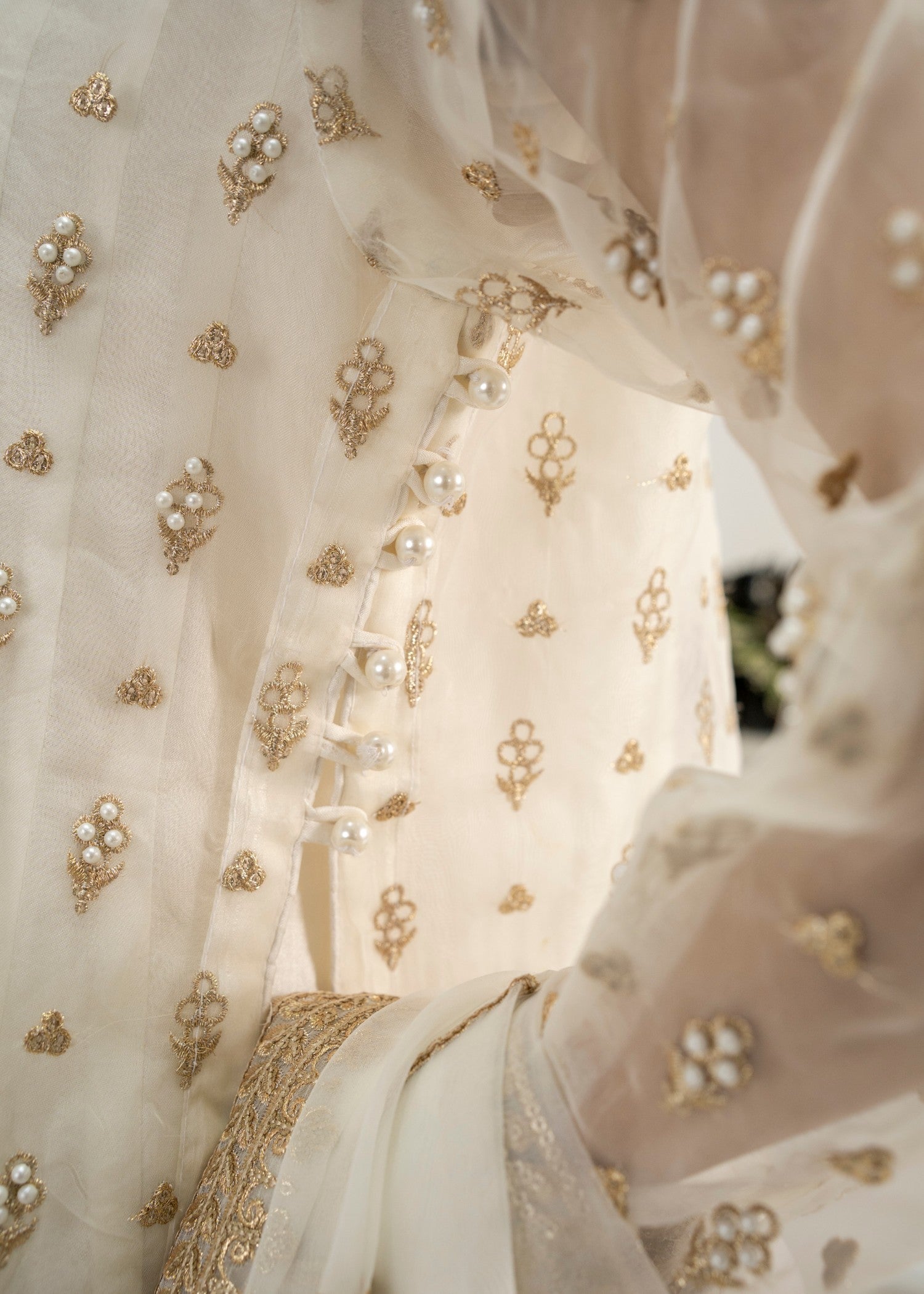 organza Maxi in Pearl white