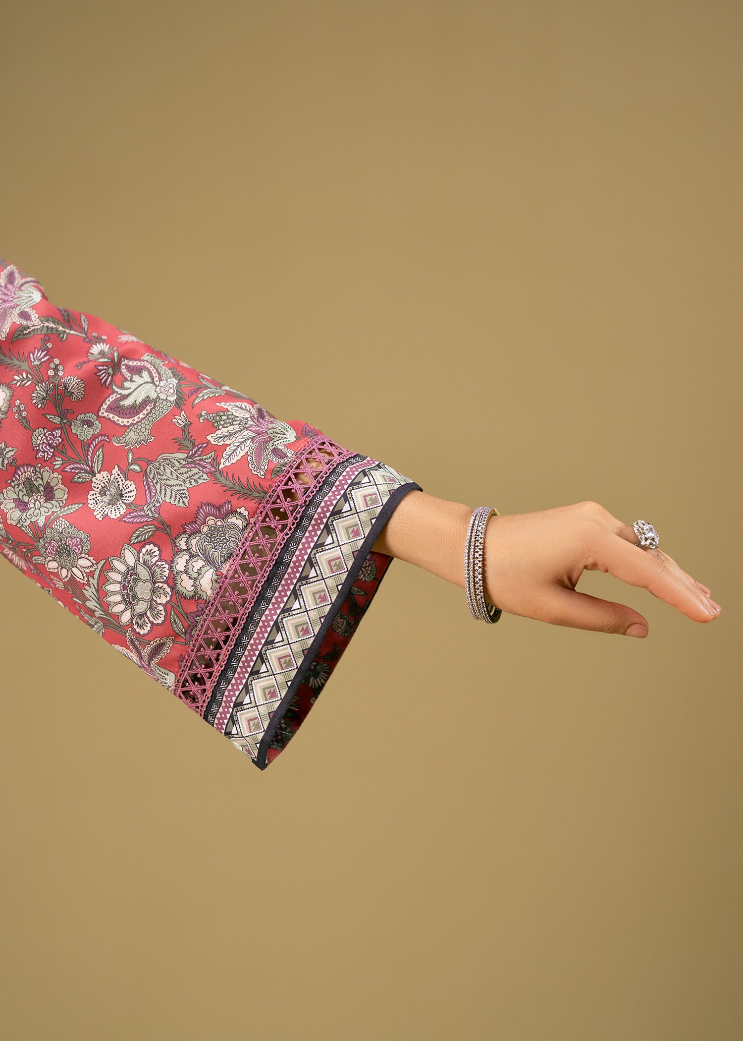 lawn Kurta Set in Rose red