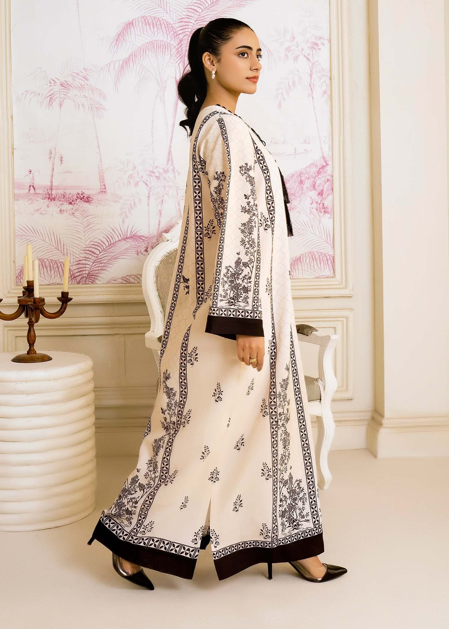 crepe Kaftan in Off-white