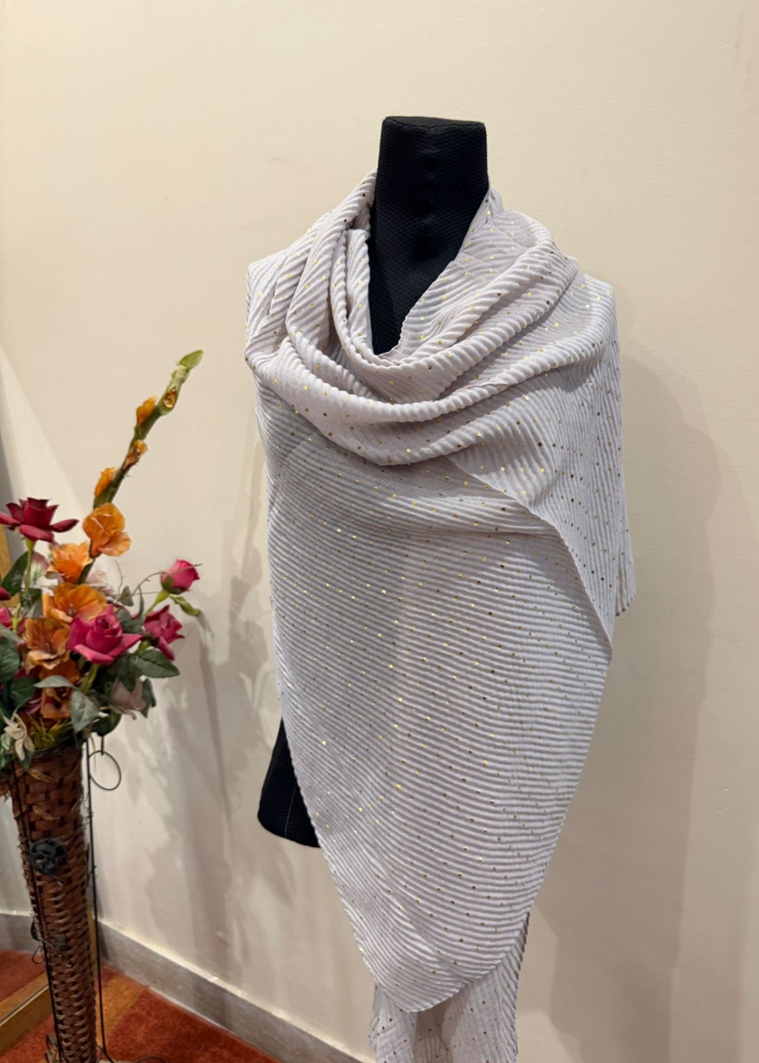 textured lawn Hijab in Light grey