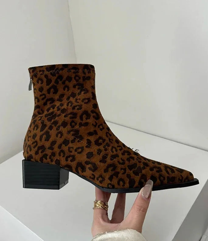 JANET BOOTS