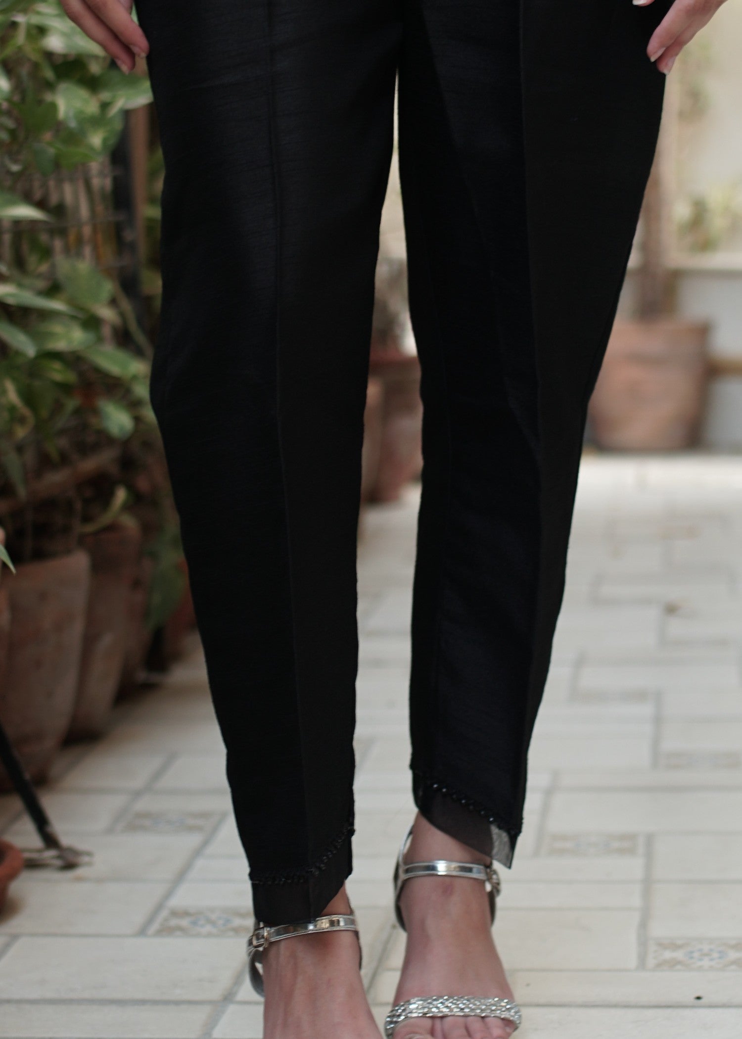 raw silk Trousers in Black