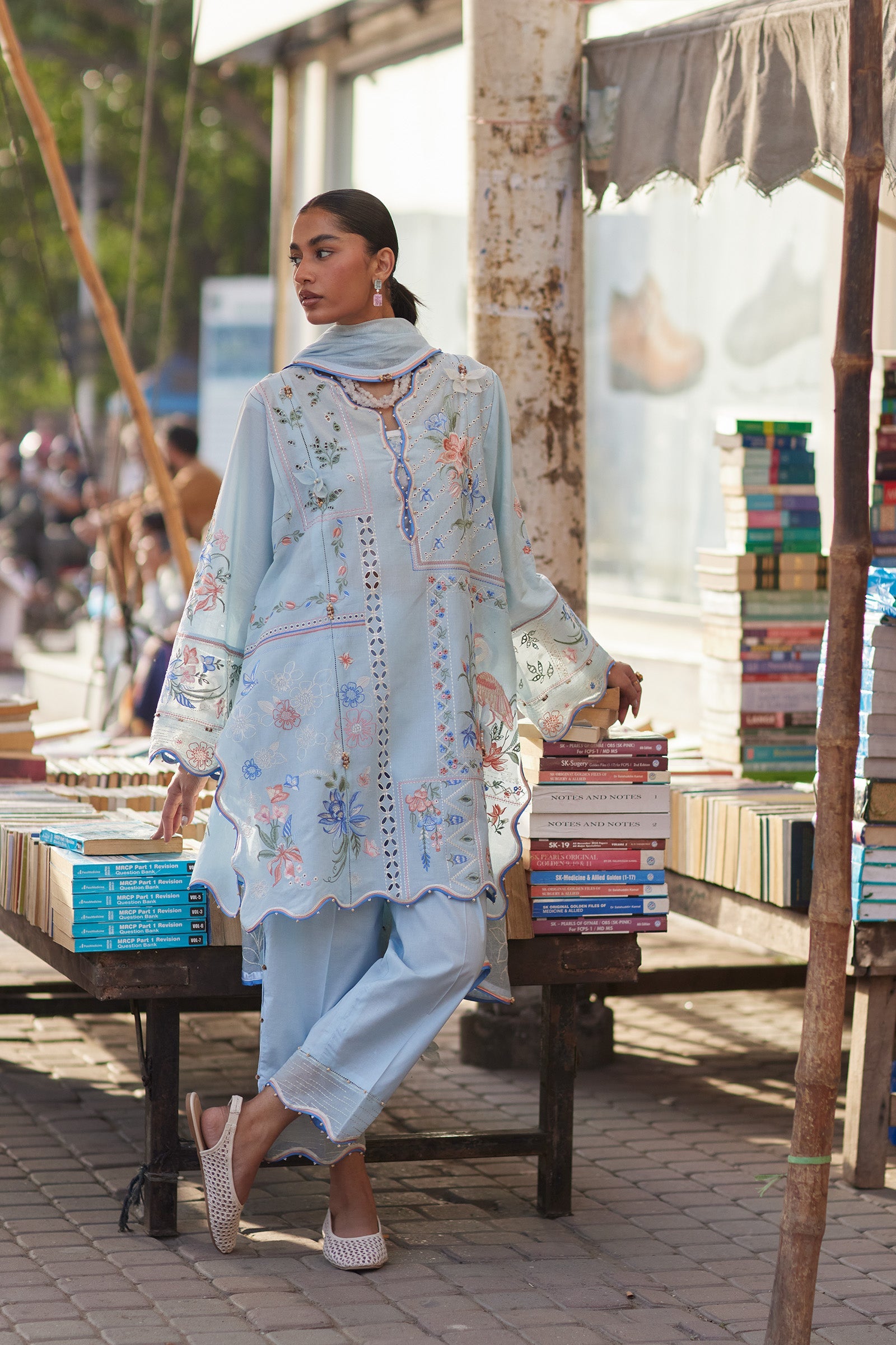 Festive Luxury Lawn – Forget Me Not Breeze (Z-10)