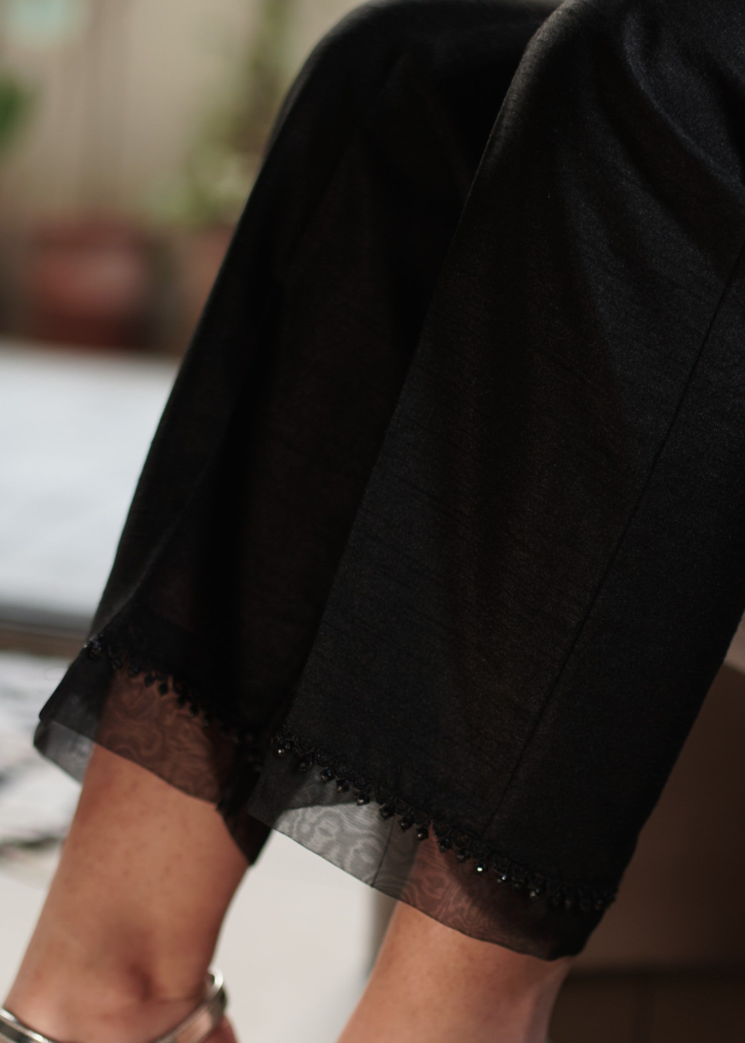 raw silk Trousers in Black