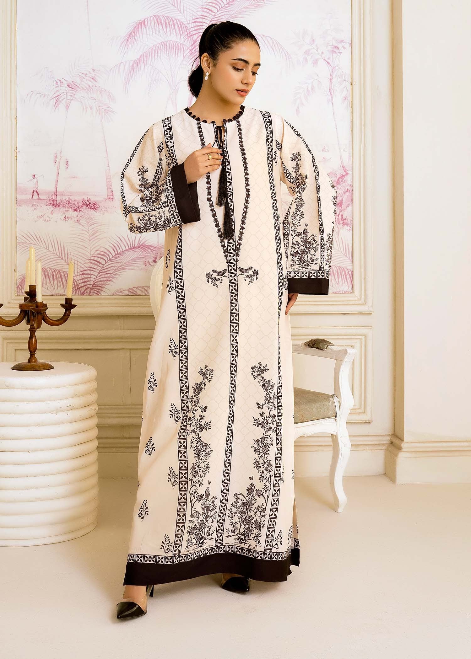 crepe Kaftan in Off-white