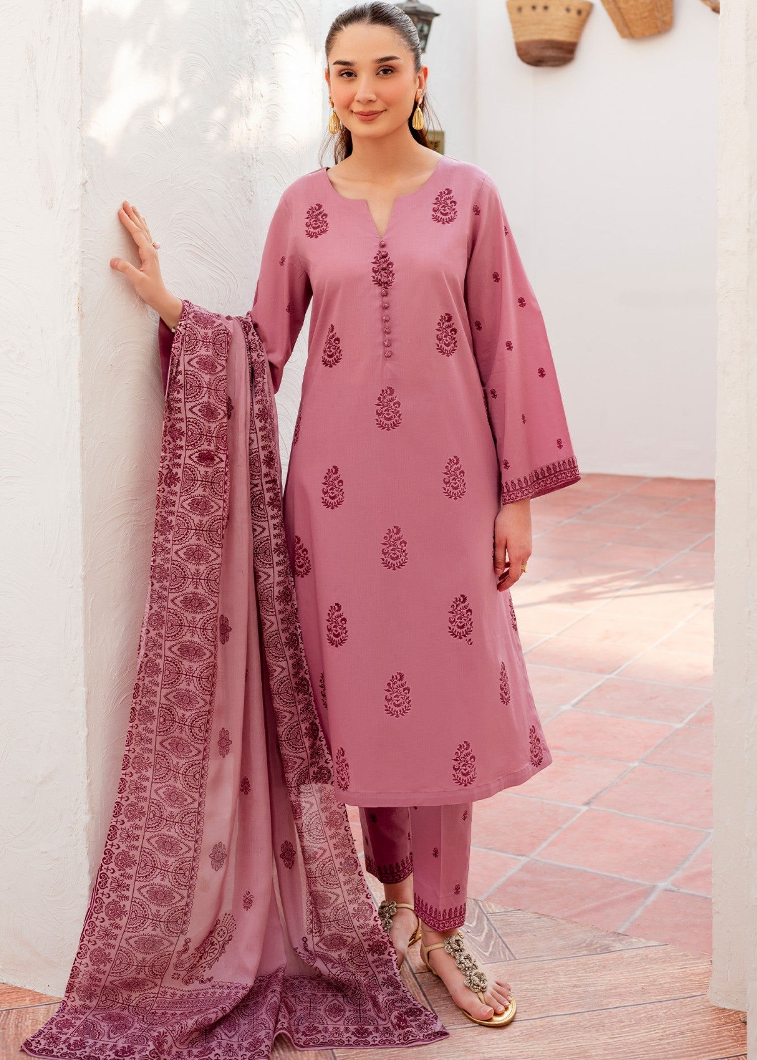 lawn cotton Kurta Set in Mauve pink