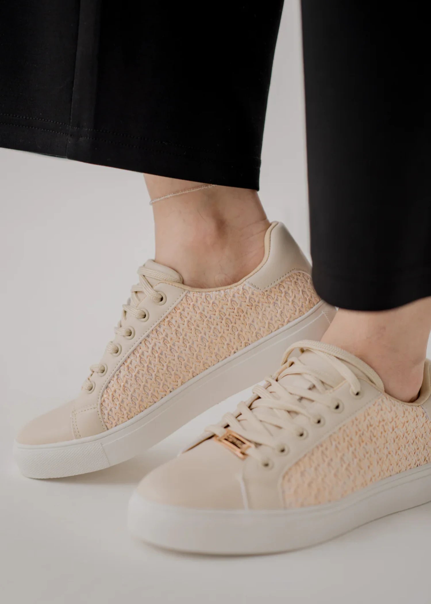 Sneakers in Beige by - High Quality Women Sneakers WYB4211