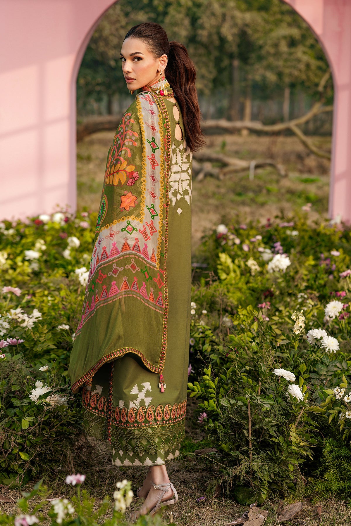 Rang-e-Bahar Lawn – CRB6-04