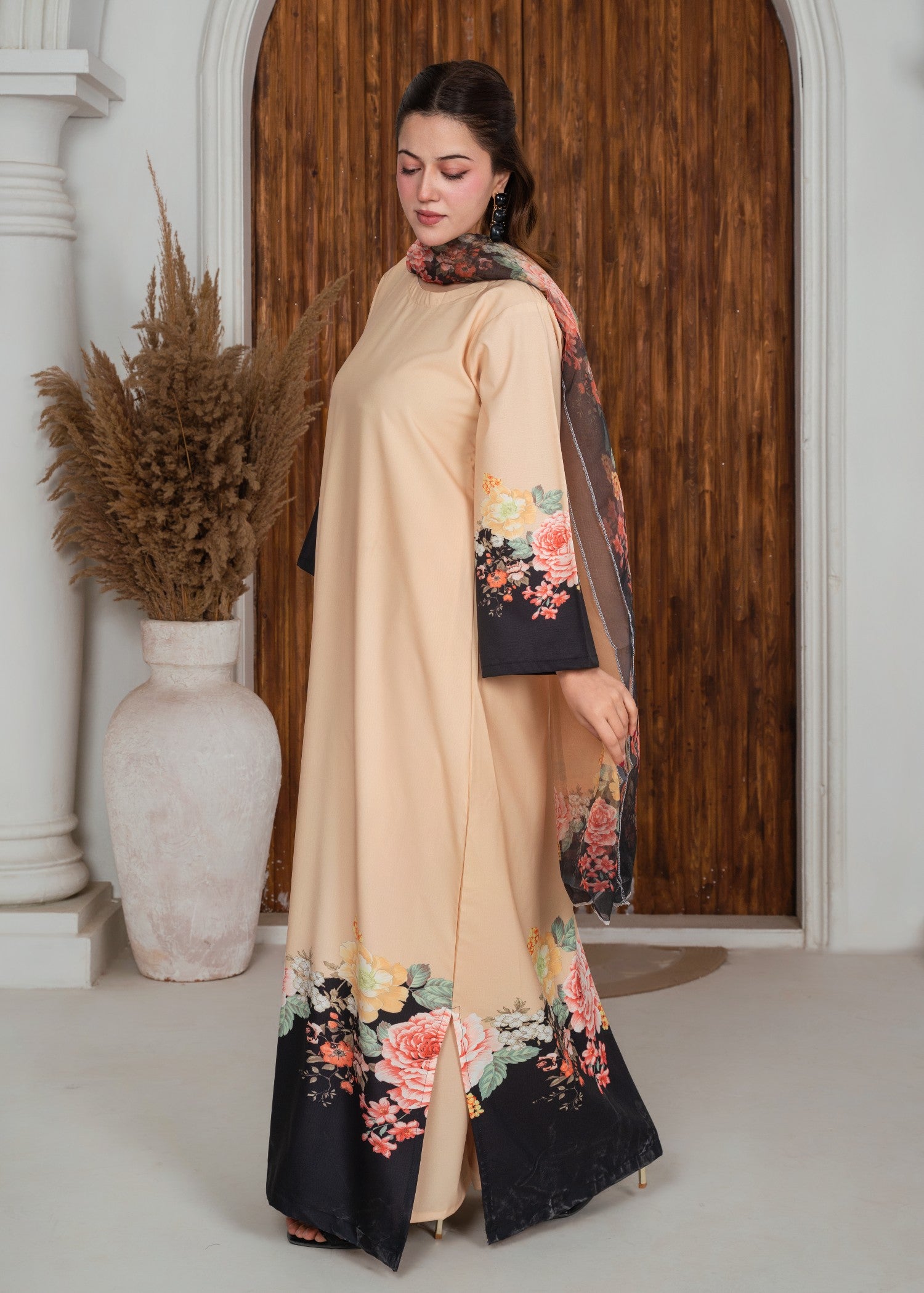 silk crepe Kurta Set in Off-white