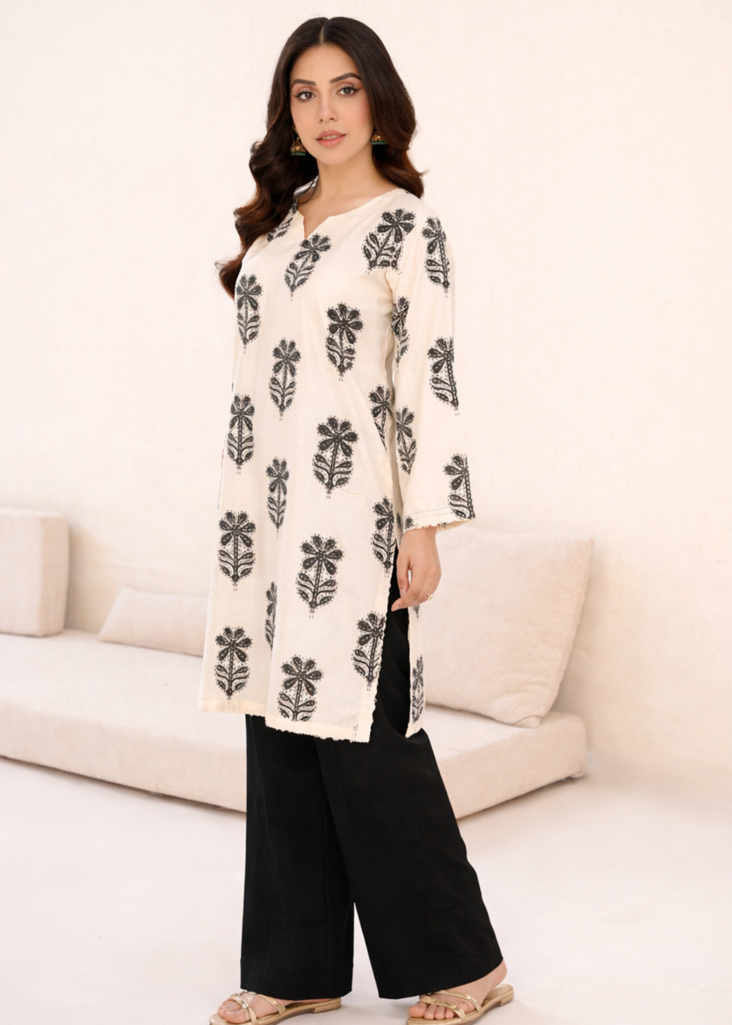 linen Kurta Set in Black, cream