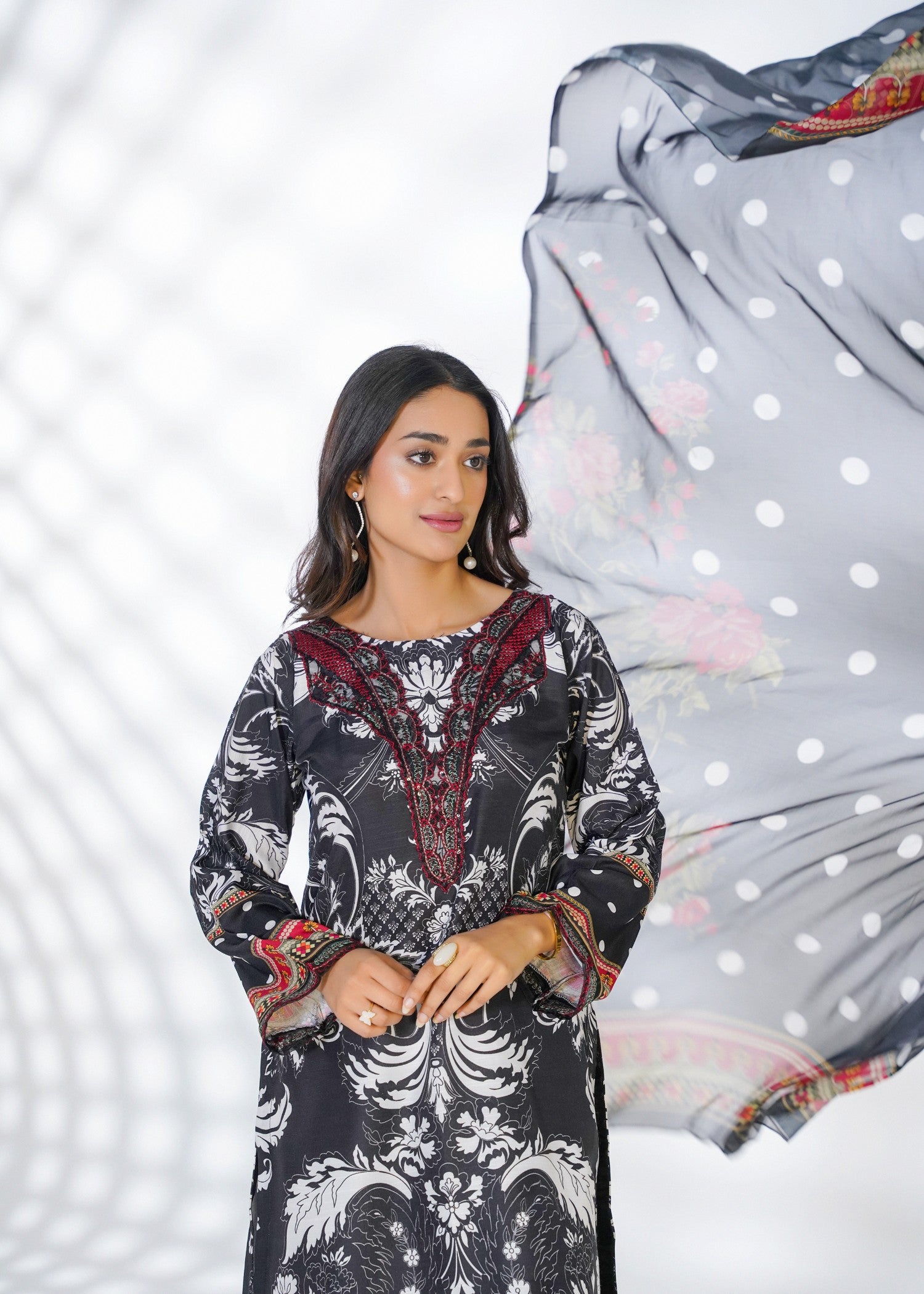 pk raw silk Kurta Set in Black, white