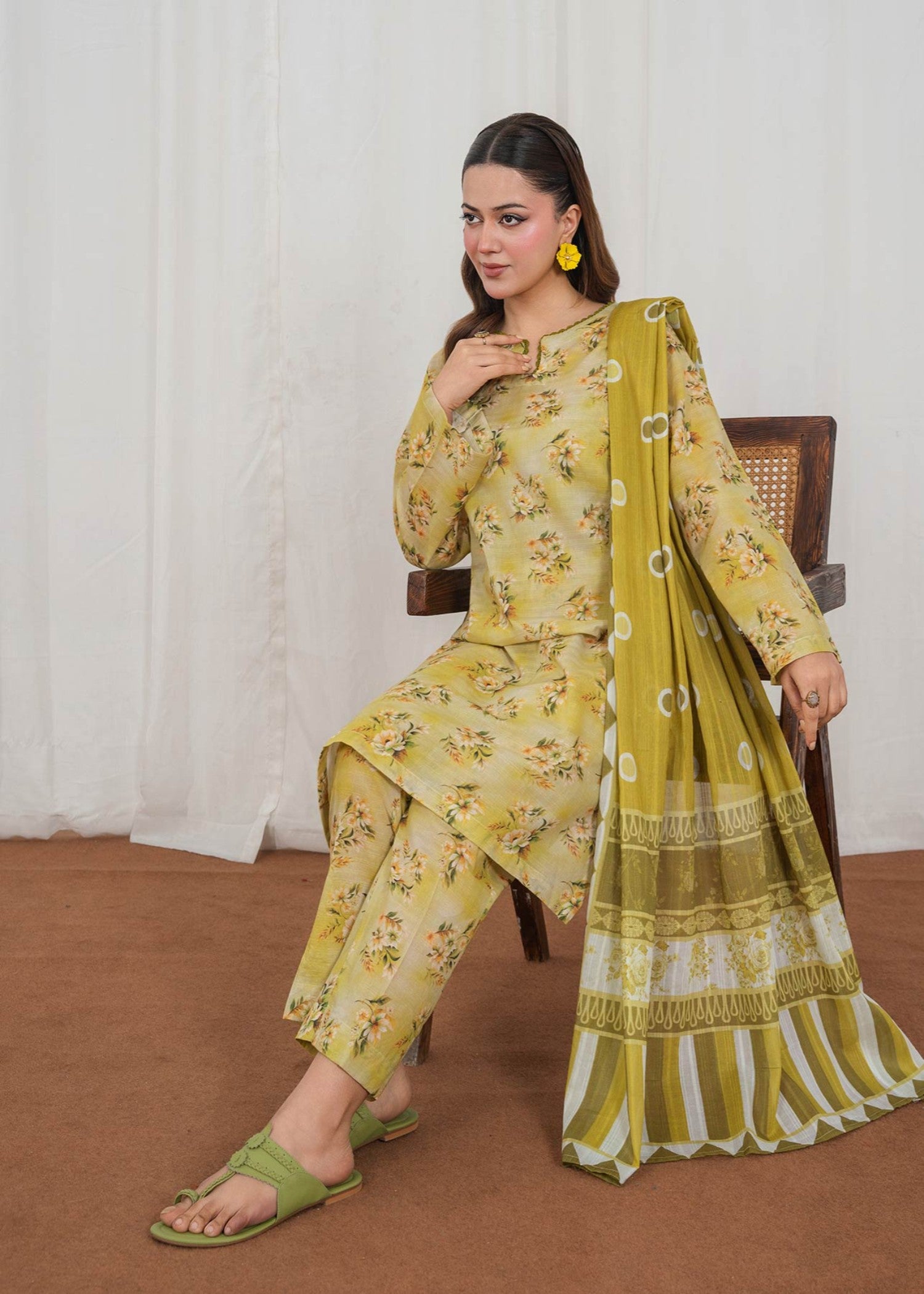 lawn Kurta Set in Beeswax