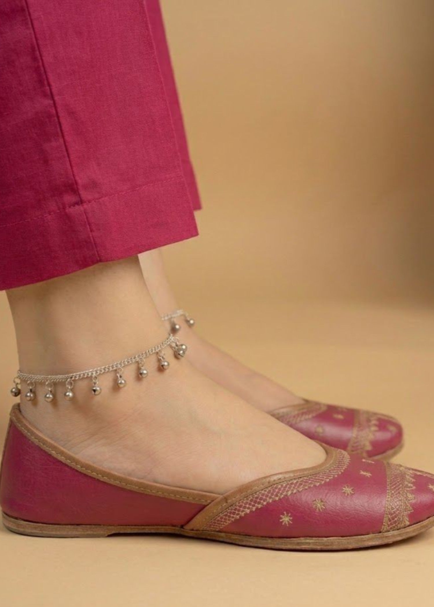 Khussa in Rose red by - High Quality Women Khussa IIN0687