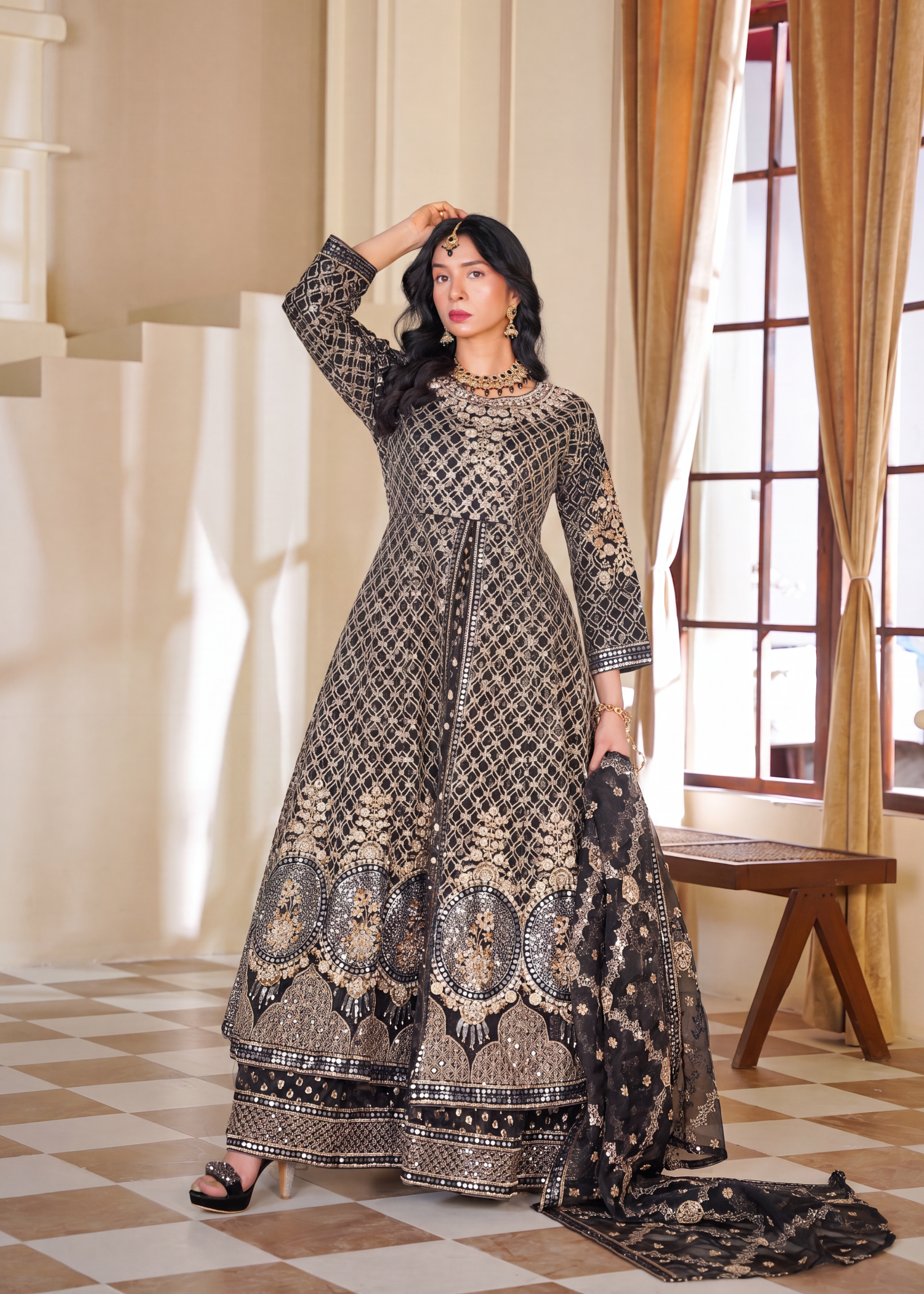 organza Maxi in Black, gold