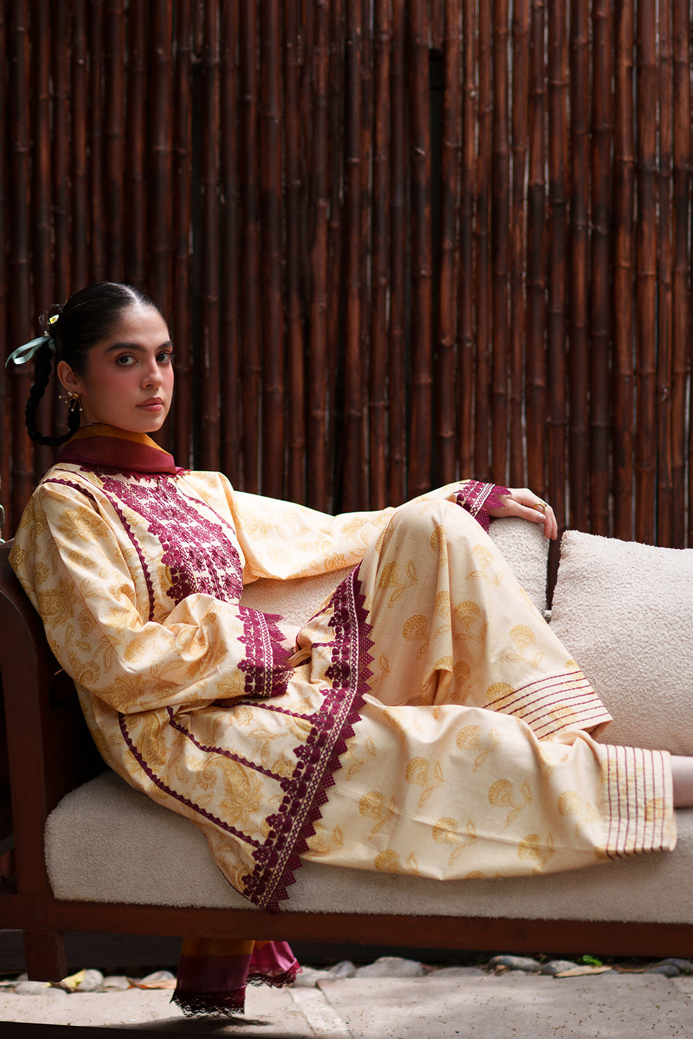 Laanem Luxury Lawn – ZAREEN-A-SRL26-06