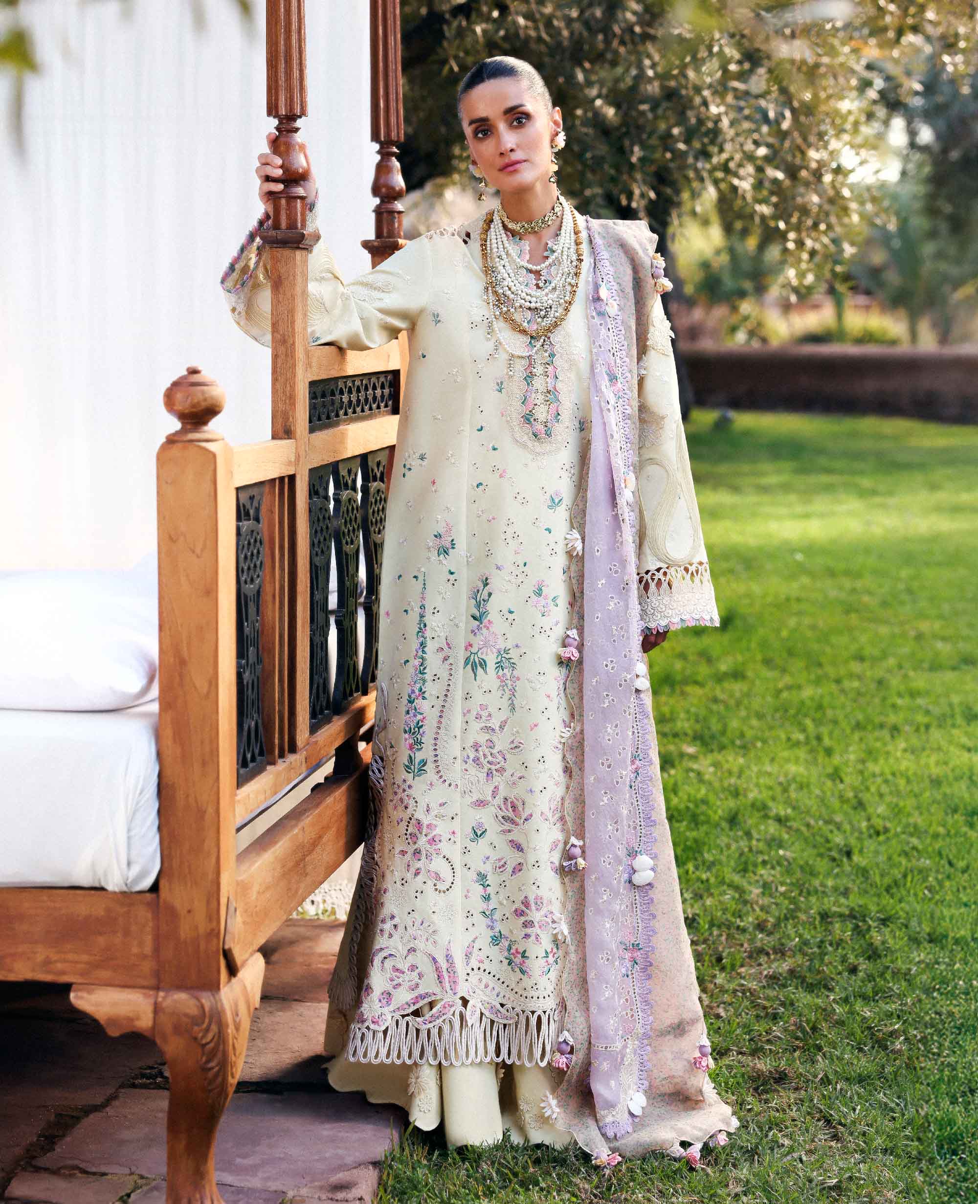 Republic Reine Eid Luxury Lawn – Lumi