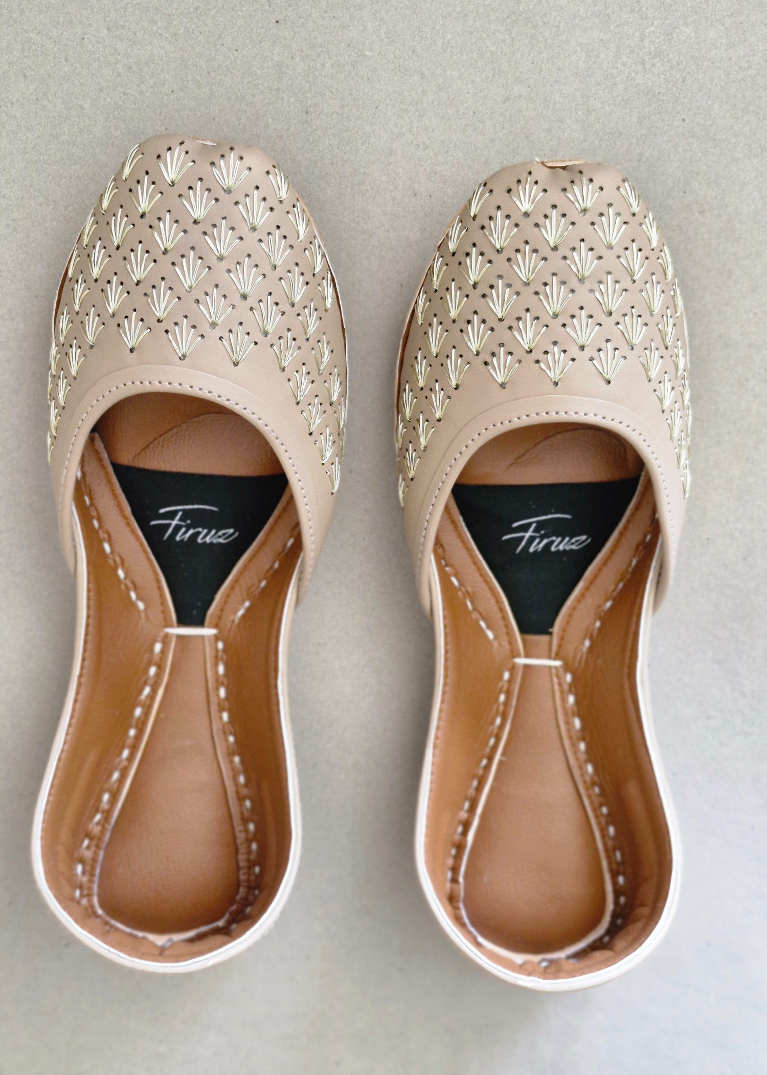 Khussa in Ivory by - High Quality Women Khussa YEV4157