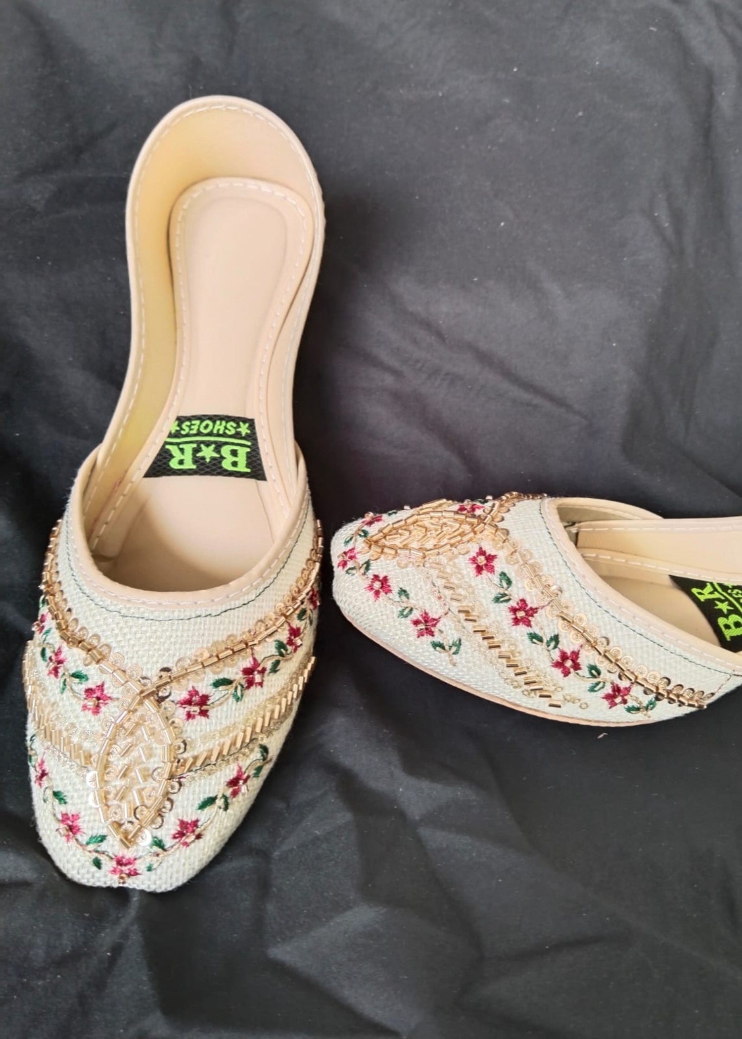 Khussa in Cream by - High Quality Women Khussa KAL7715