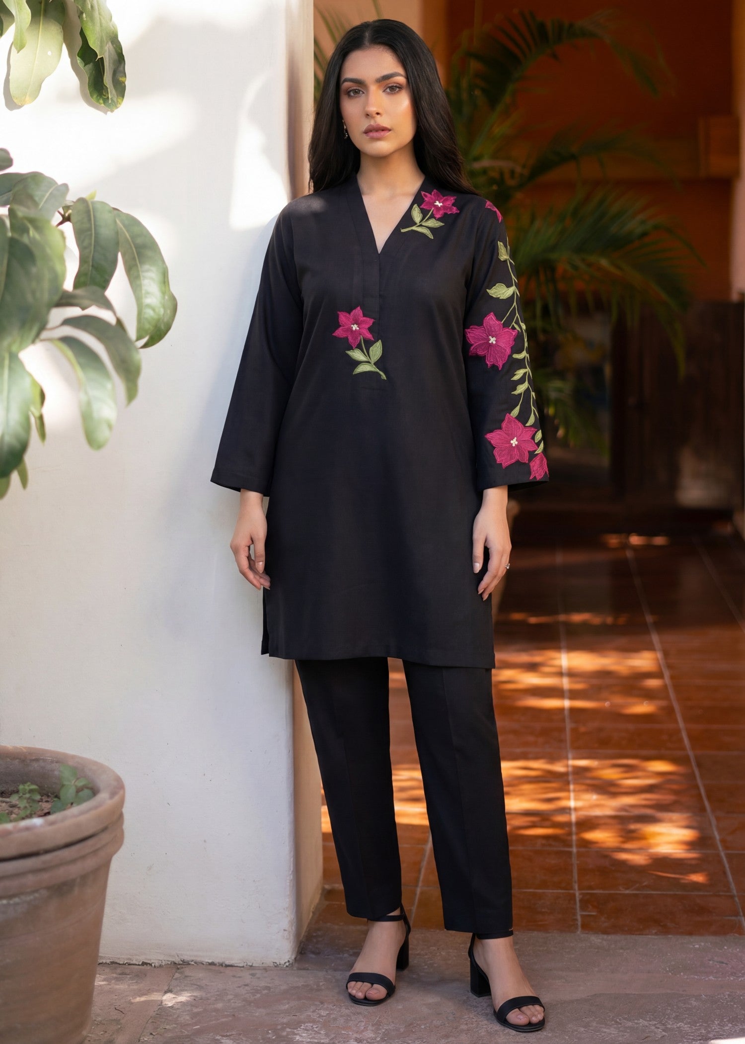 dhanak Kurta Set in Black