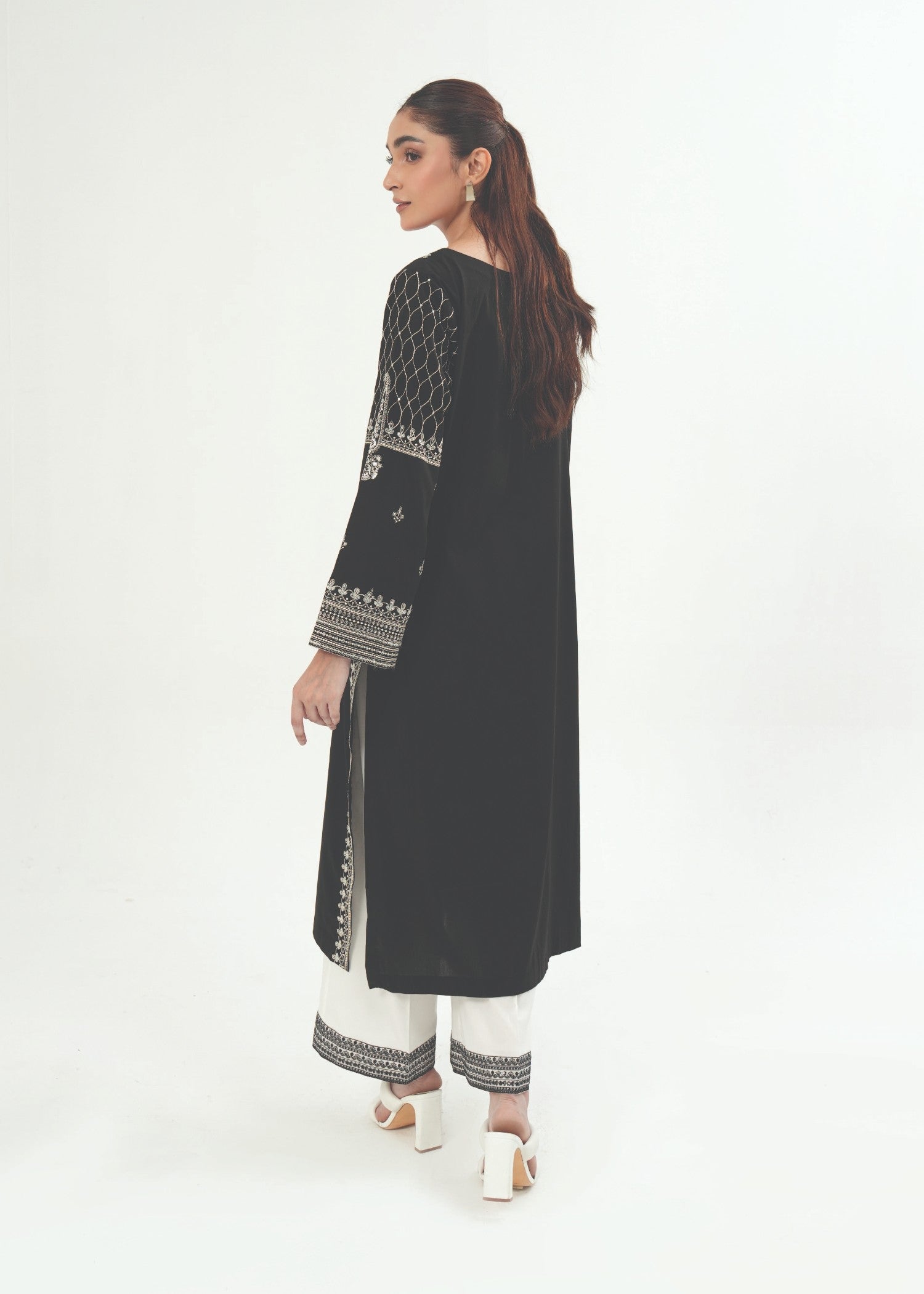 lawn Kurta Set in Jet black