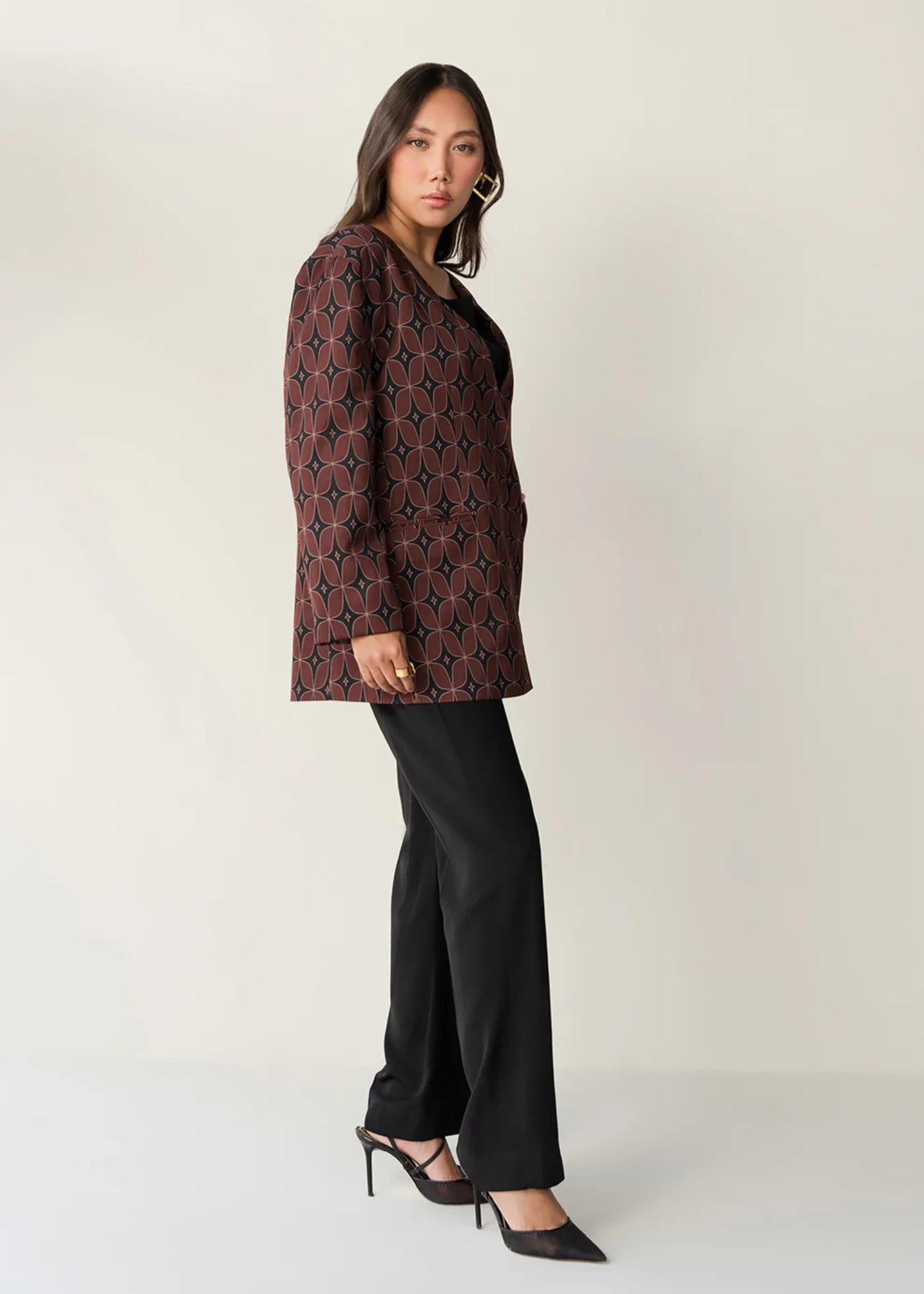 crepe Blazer in Brown