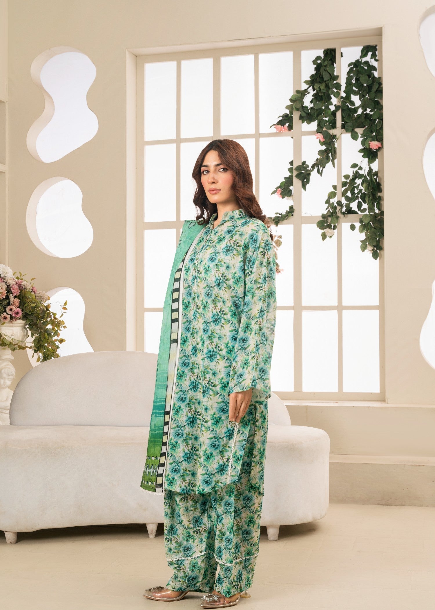 lawn Kurta Set in Meadow green