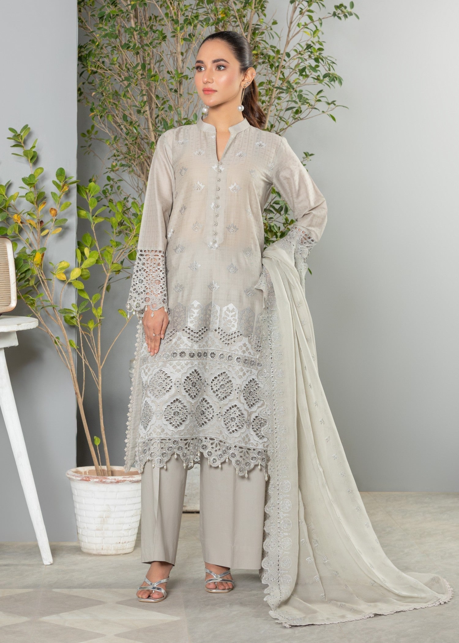 chikankari cotton Kurta Set in Grey