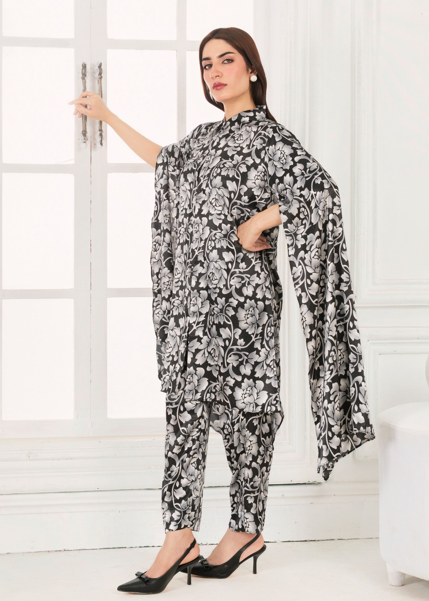 charmuse/shamooz Co Ord Sets in Ebony