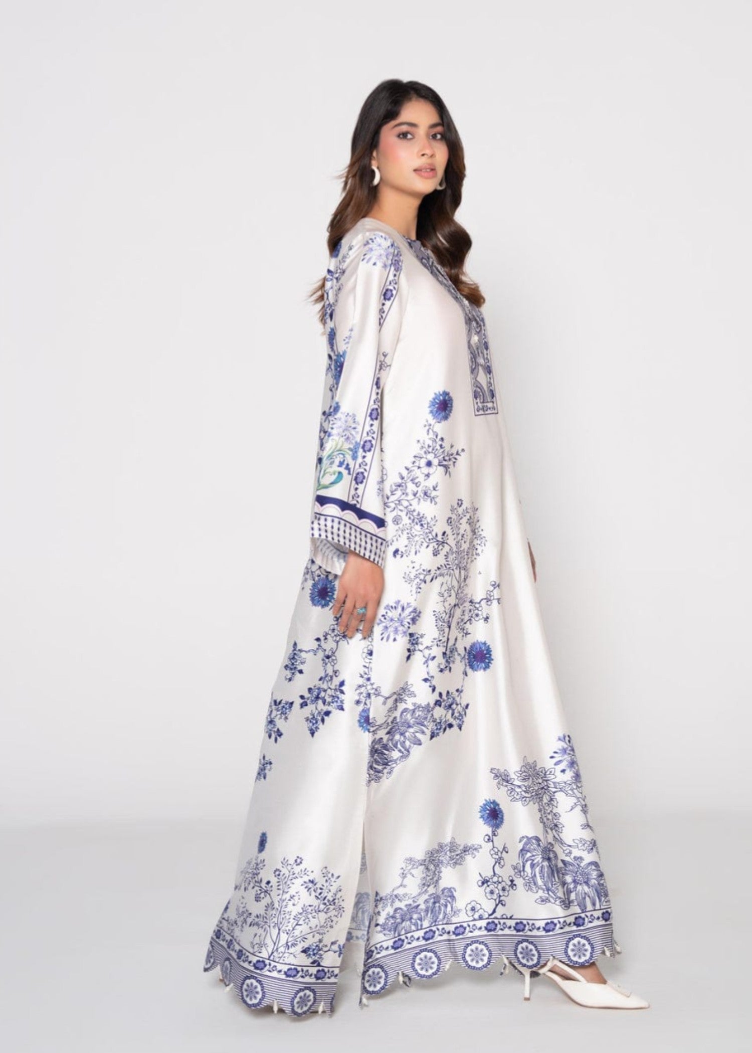 crepe silk Kaftan in White